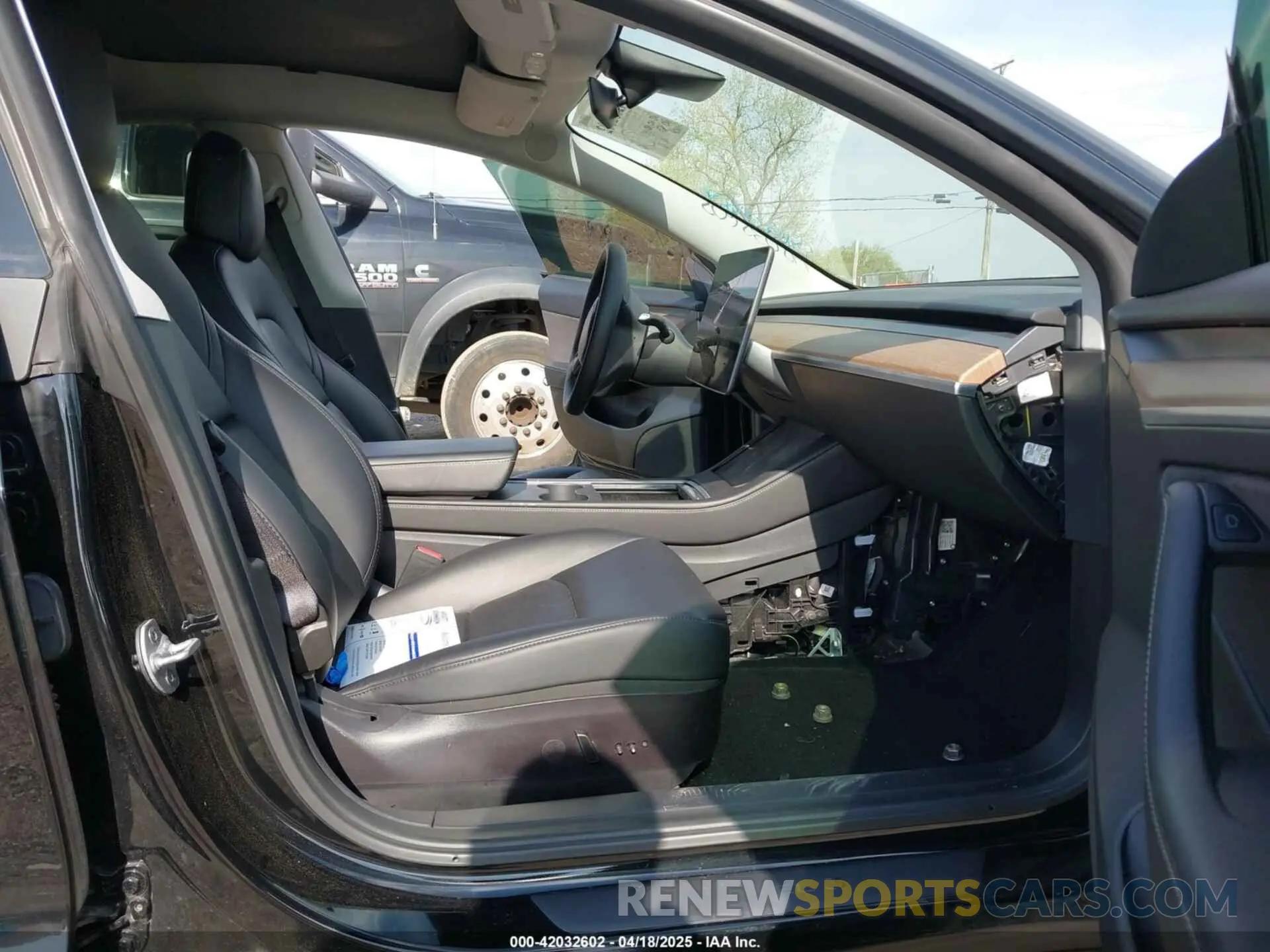 5 fotografías del automóvil dañado 5YJ3E1EBXMF974946 TESLA MODEL 3 2021