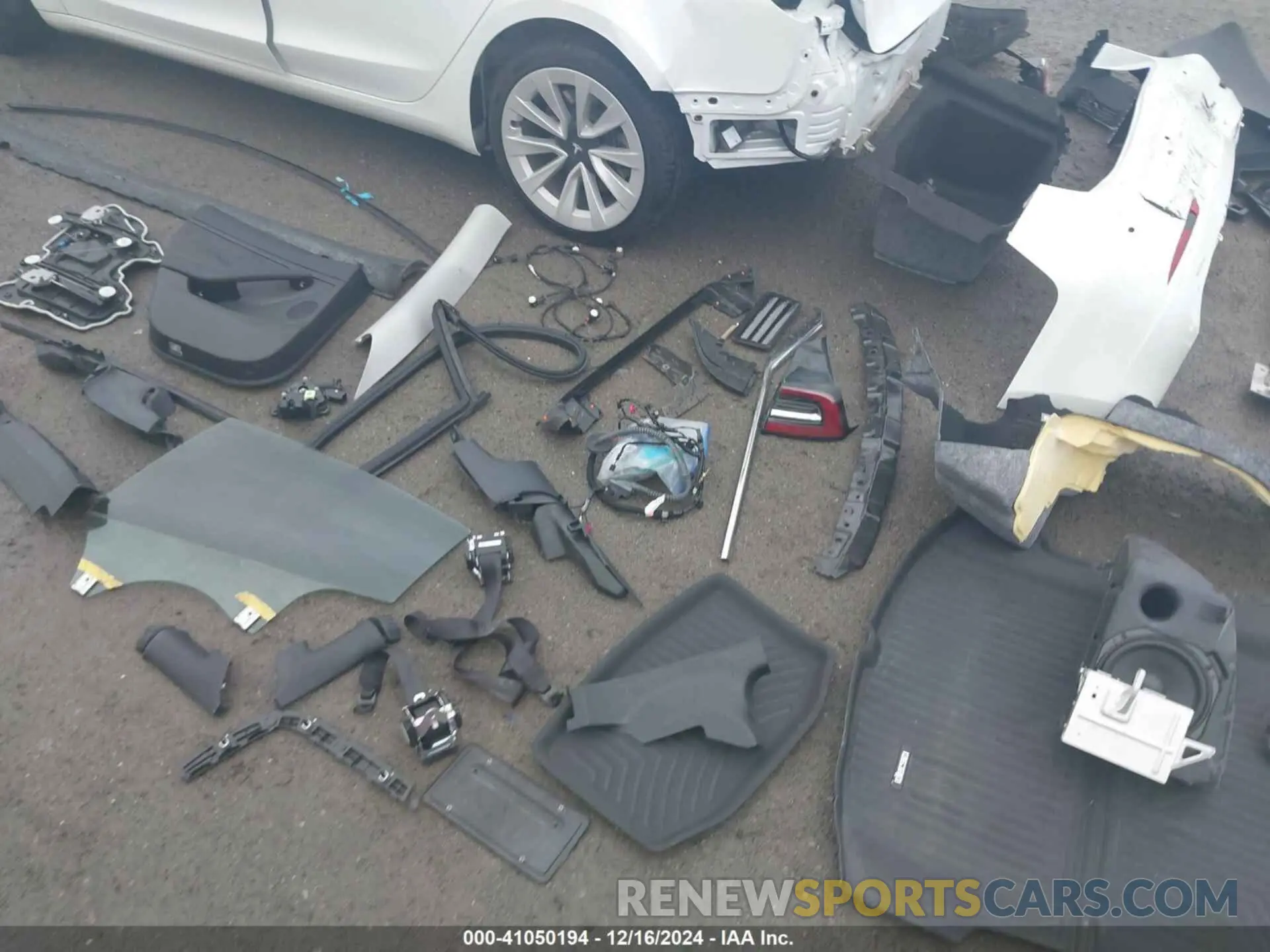 23 fotografías del automóvil dañado 5YJ3E1EBXMF999202 TESLA MODEL 3 2021