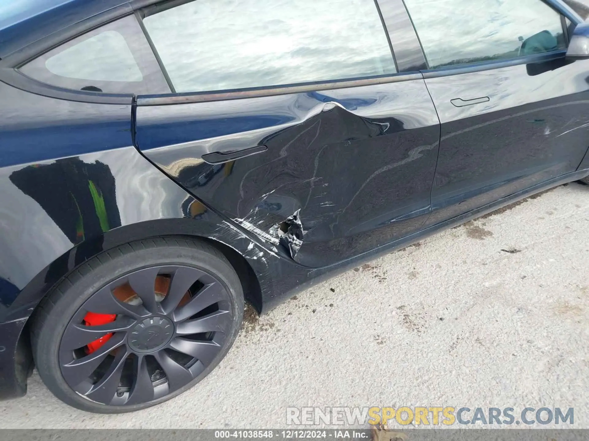 18 fotografías del automóvil dañado 5YJ3E1EC1MF063395 TESLA MODEL 3 2021