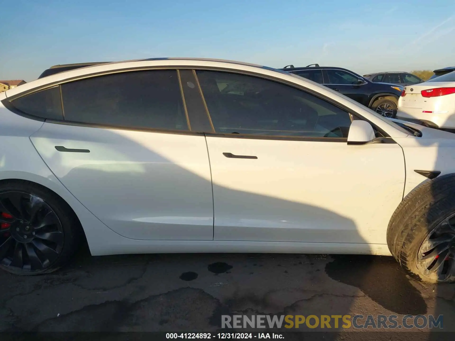 13 fotografías del automóvil dañado 5YJ3E1EC3MF000881 TESLA MODEL 3 2021