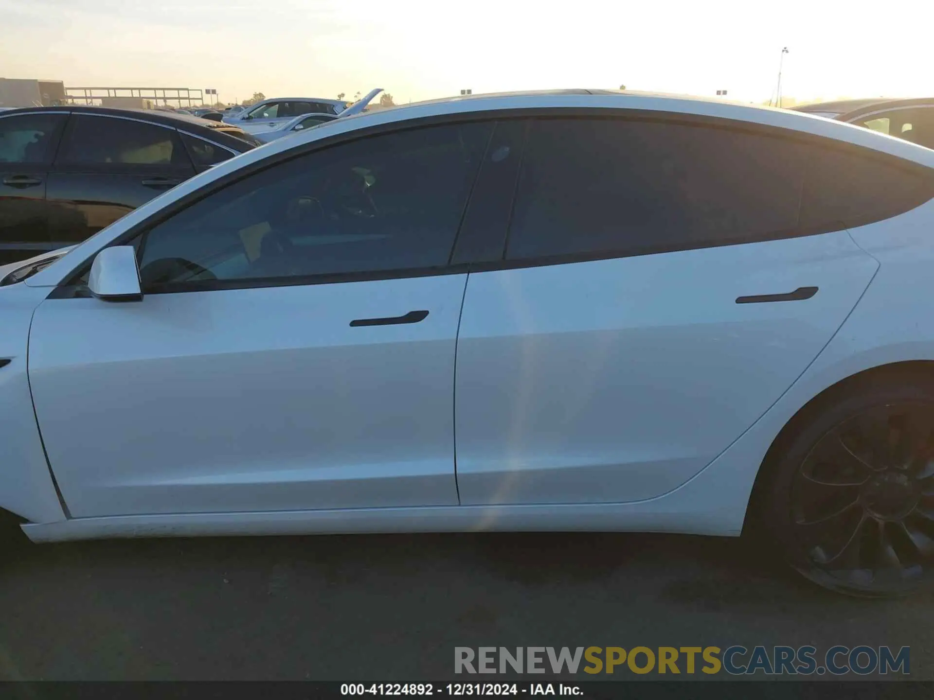 14 fotografías del automóvil dañado 5YJ3E1EC3MF000881 TESLA MODEL 3 2021
