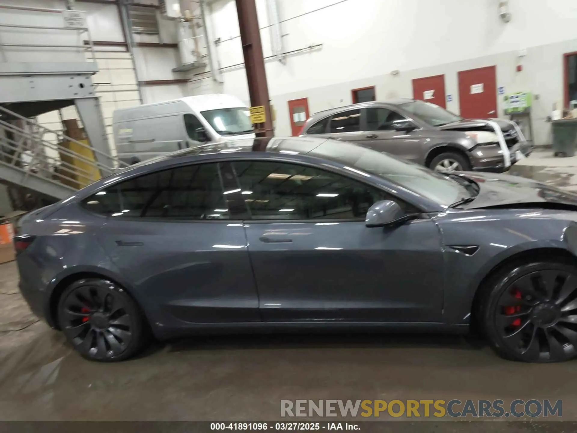 13 fotografías del automóvil dañado 5YJ3E1EC3MF044802 TESLA MODEL 3 2021