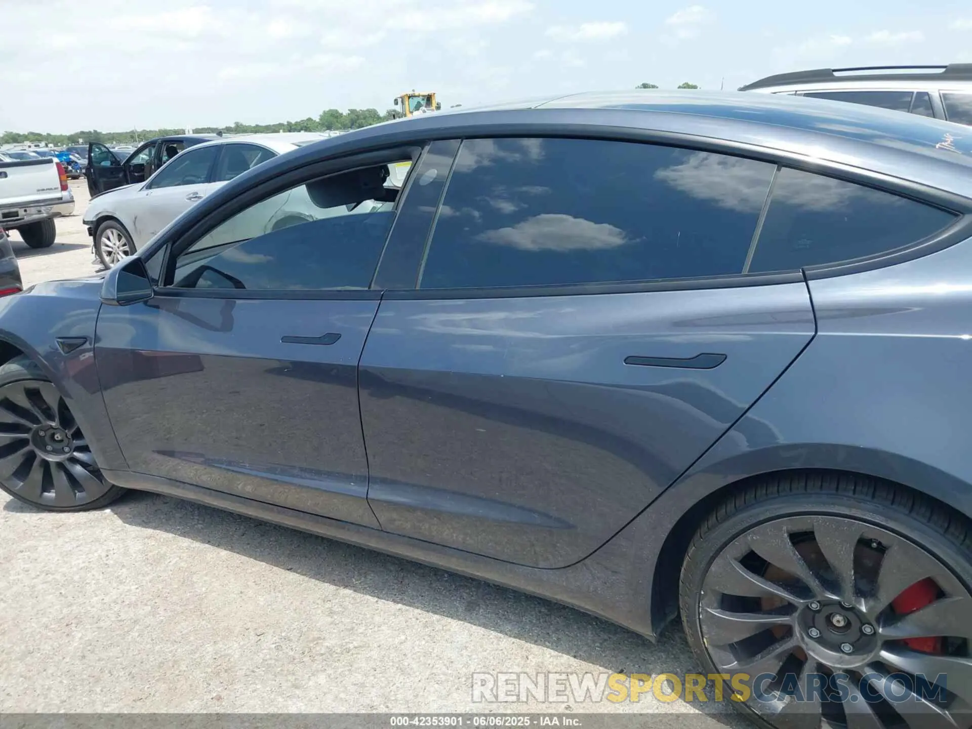 14 fotografías del automóvil dañado 5YJ3E1EC4MF044808 TESLA MODEL 3 2021