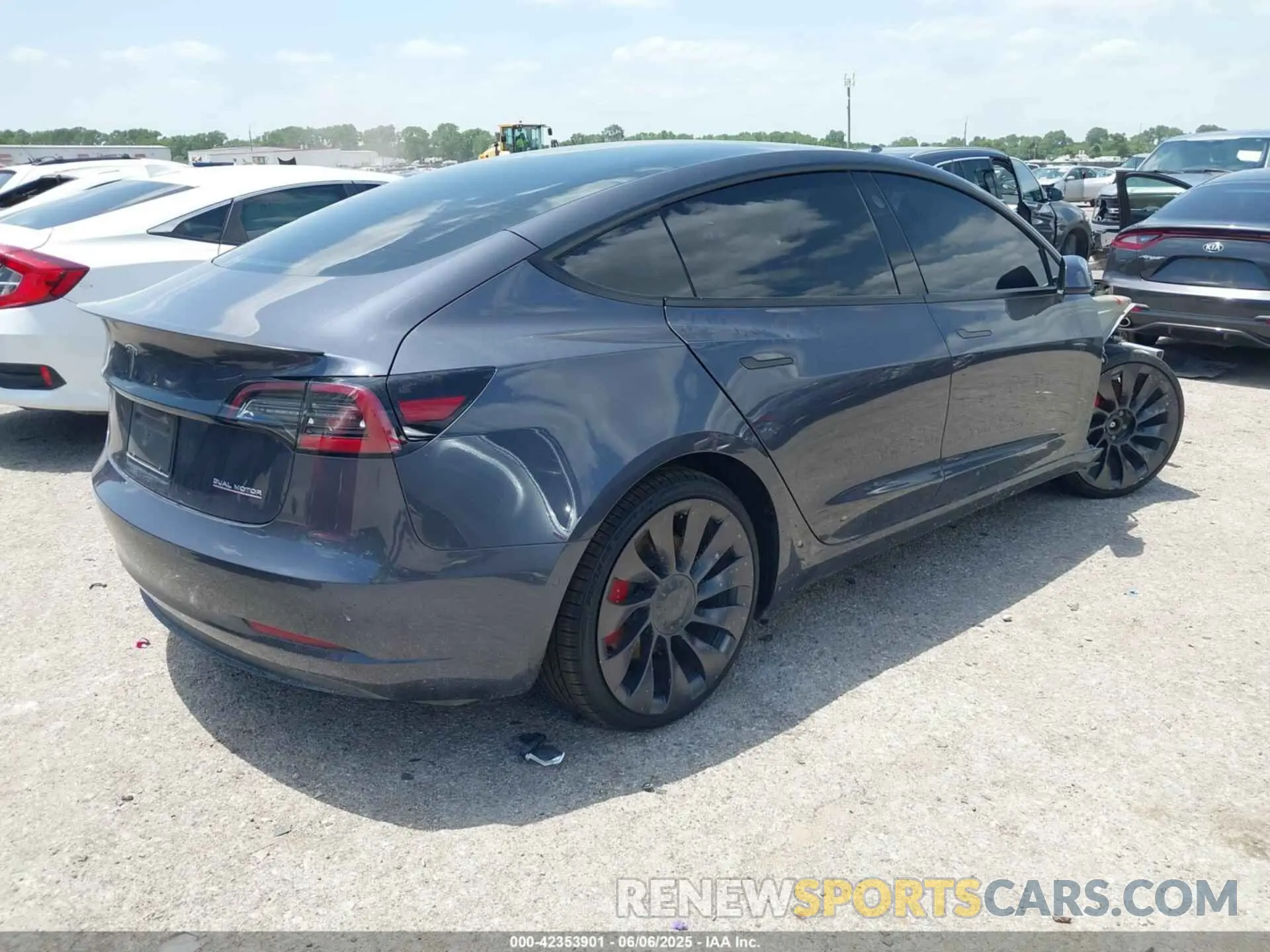 4 fotografías del automóvil dañado 5YJ3E1EC4MF044808 TESLA MODEL 3 2021