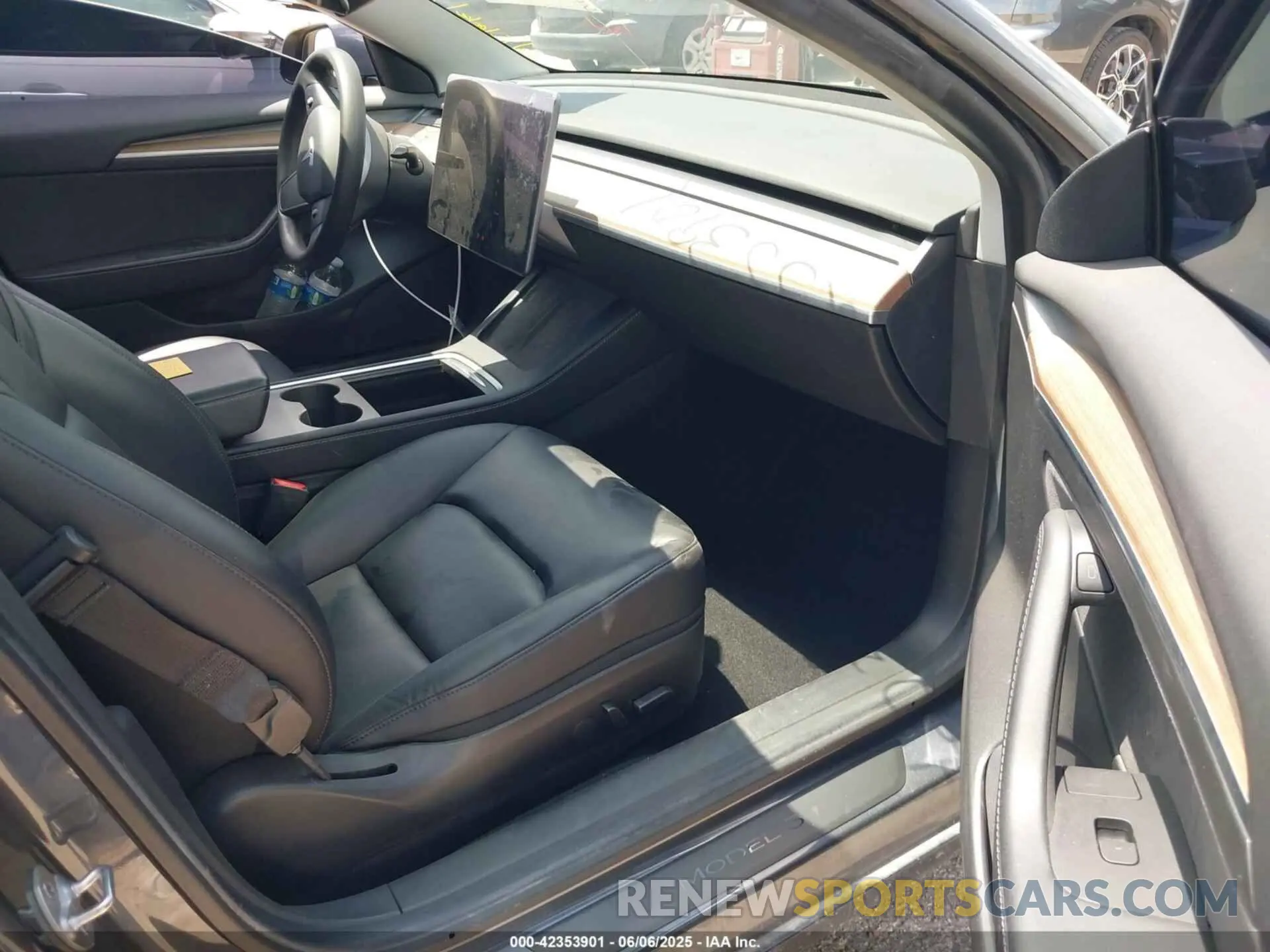 5 fotografías del automóvil dañado 5YJ3E1EC4MF044808 TESLA MODEL 3 2021