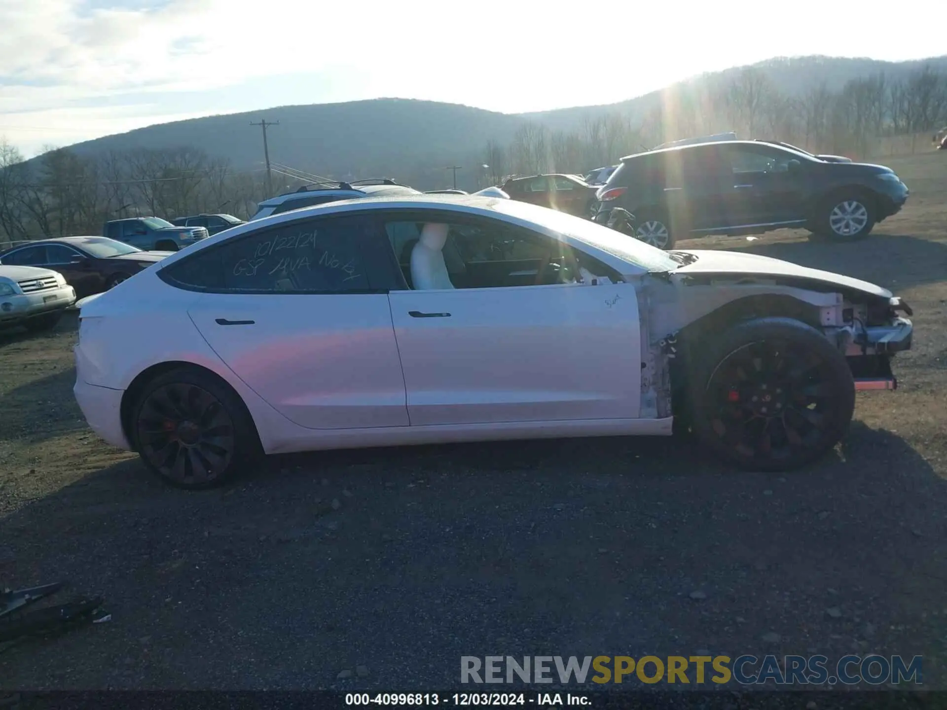 14 fotografías del automóvil dañado 5YJ3E1EC4MF056196 TESLA MODEL 3 2021