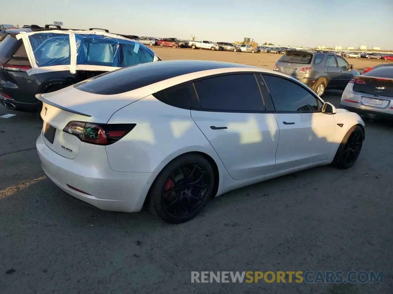 3 fotografías del automóvil dañado 5YJ3E1EC4MF914525 TESLA MODEL 3 2021