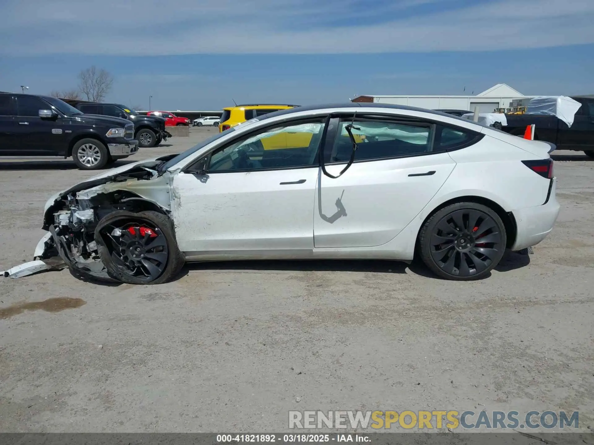 13 fotografías del automóvil dañado 5YJ3E1EC8MF044388 TESLA MODEL 3 2021