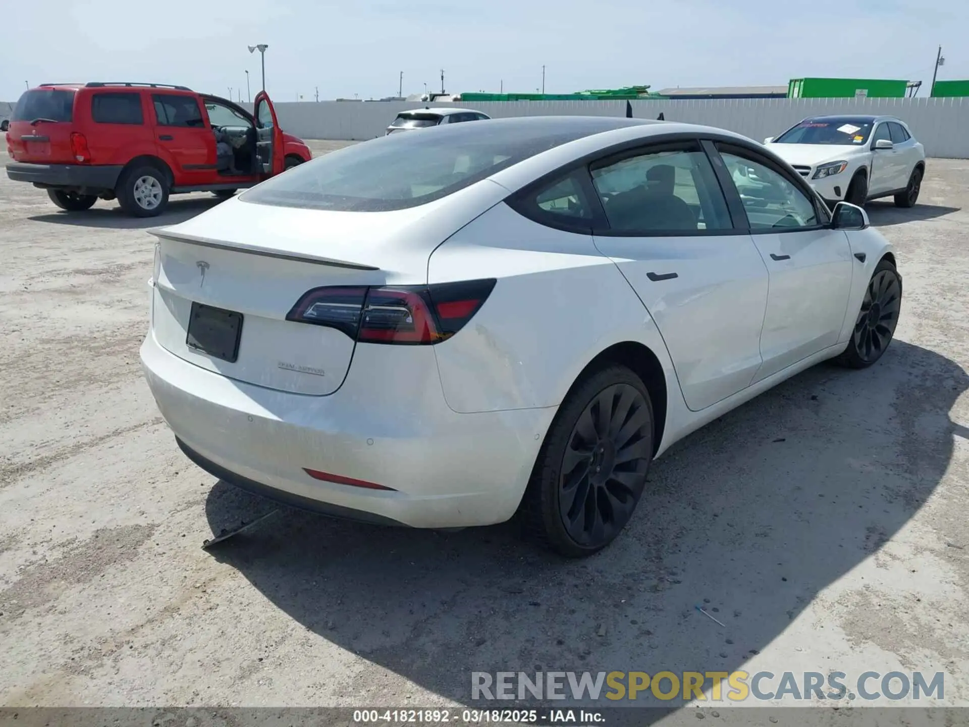 4 fotografías del automóvil dañado 5YJ3E1EC8MF044388 TESLA MODEL 3 2021
