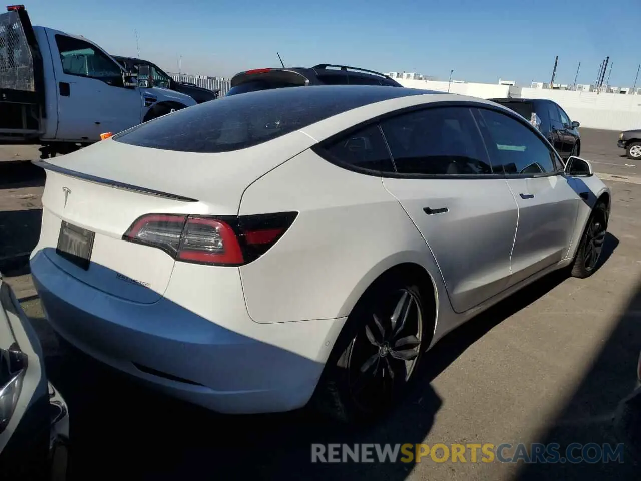 3 fotografías del automóvil dañado 5YJ3E1EC9MF063418 TESLA MODEL 3 2021