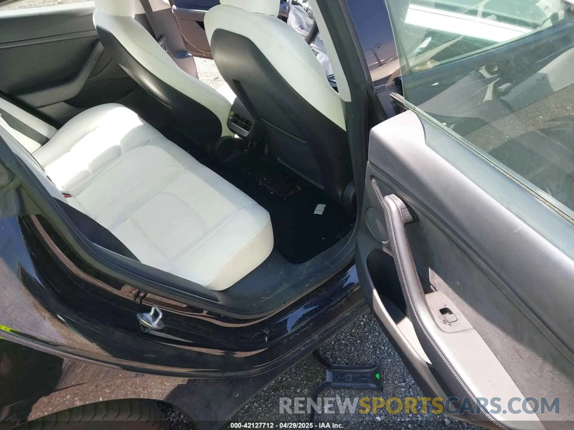 8 fotografías del automóvil dañado 5YJ3E1EC9MF091963 TESLA MODEL 3 2021
