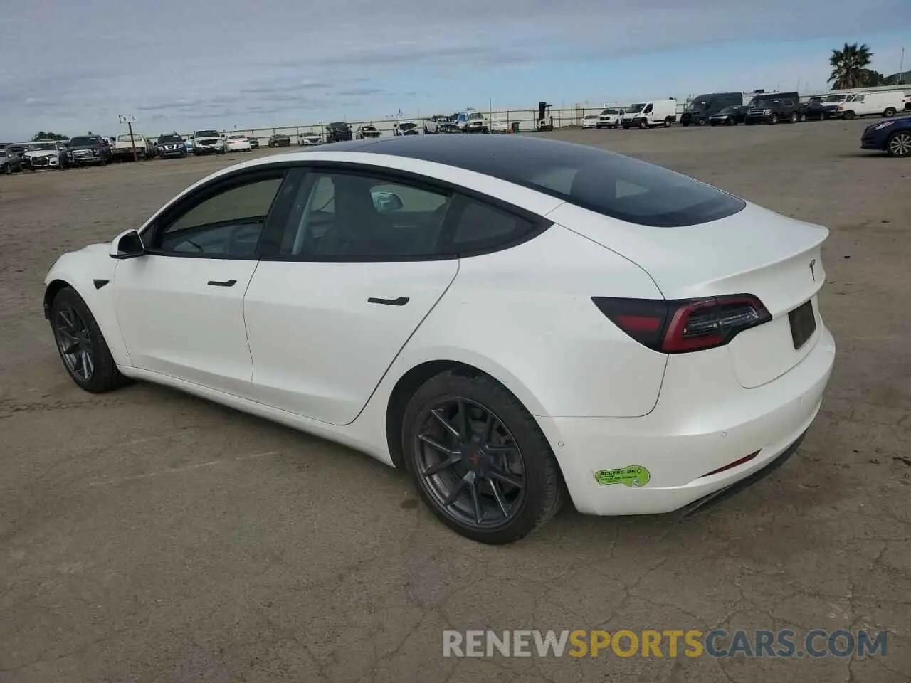 2 fotografías del automóvil dañado 5YJ3E1EA0NF160989 TESLA MODEL 3 2022
