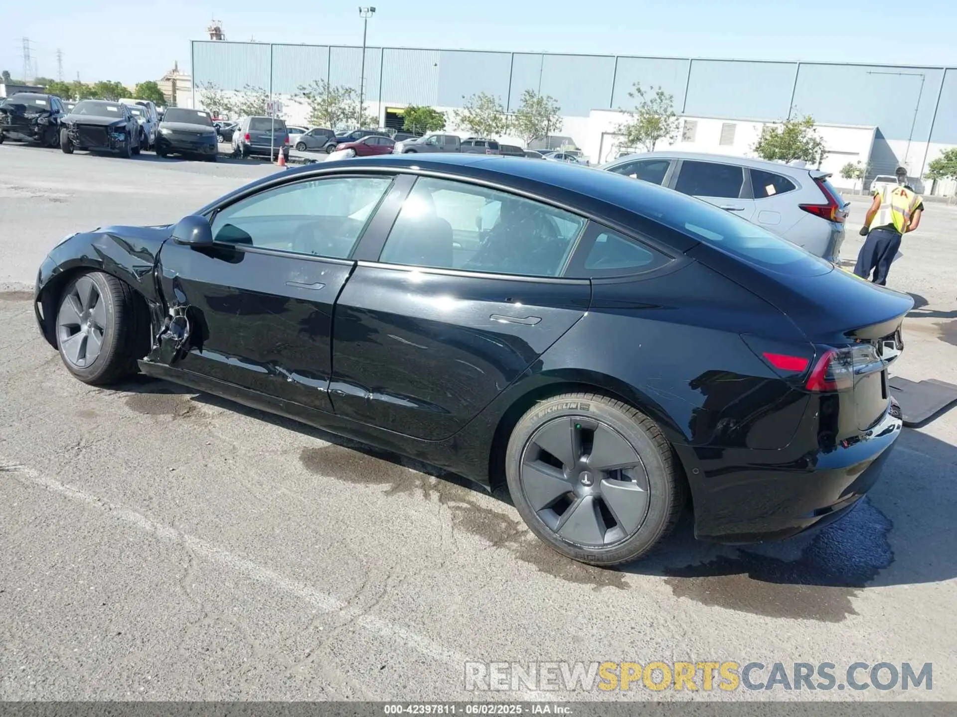 3 fotografías del automóvil dañado 5YJ3E1EA1NF103460 TESLA MODEL 3 2022