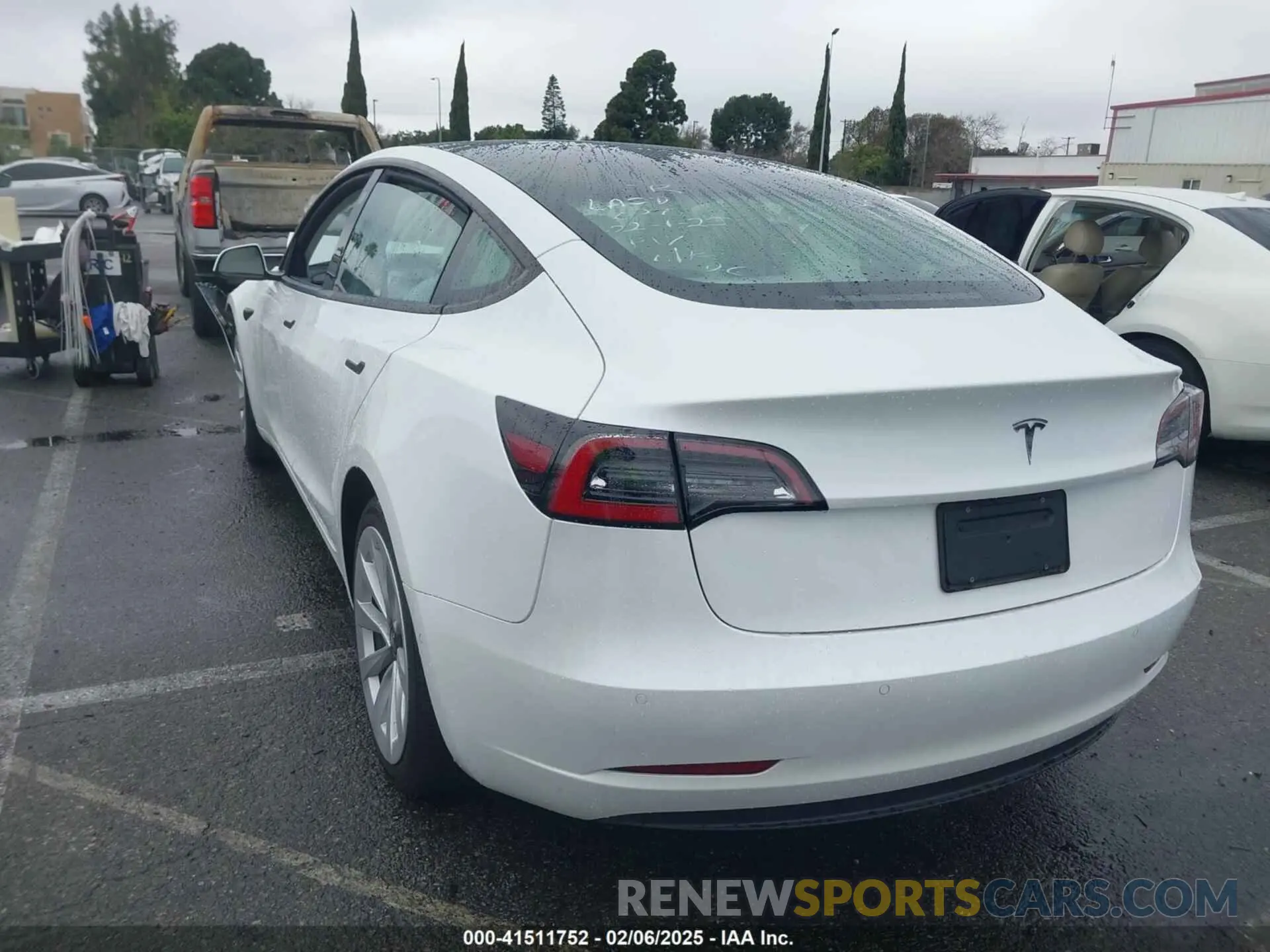 3 fotografías del automóvil dañado 5YJ3E1EA1NF134224 TESLA MODEL 3 2022