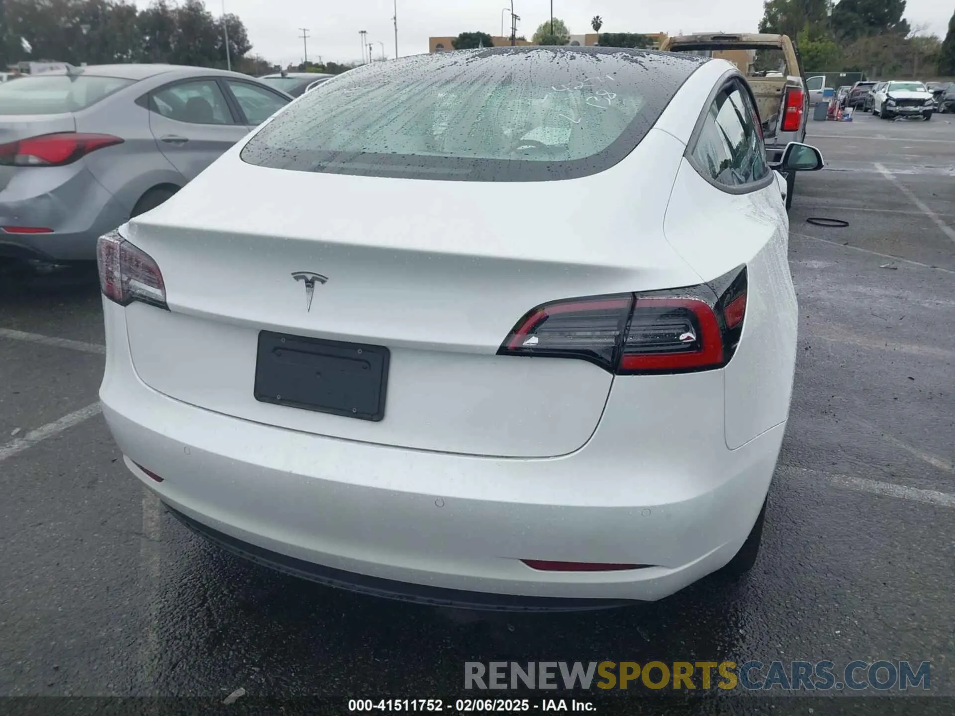 4 fotografías del automóvil dañado 5YJ3E1EA1NF134224 TESLA MODEL 3 2022