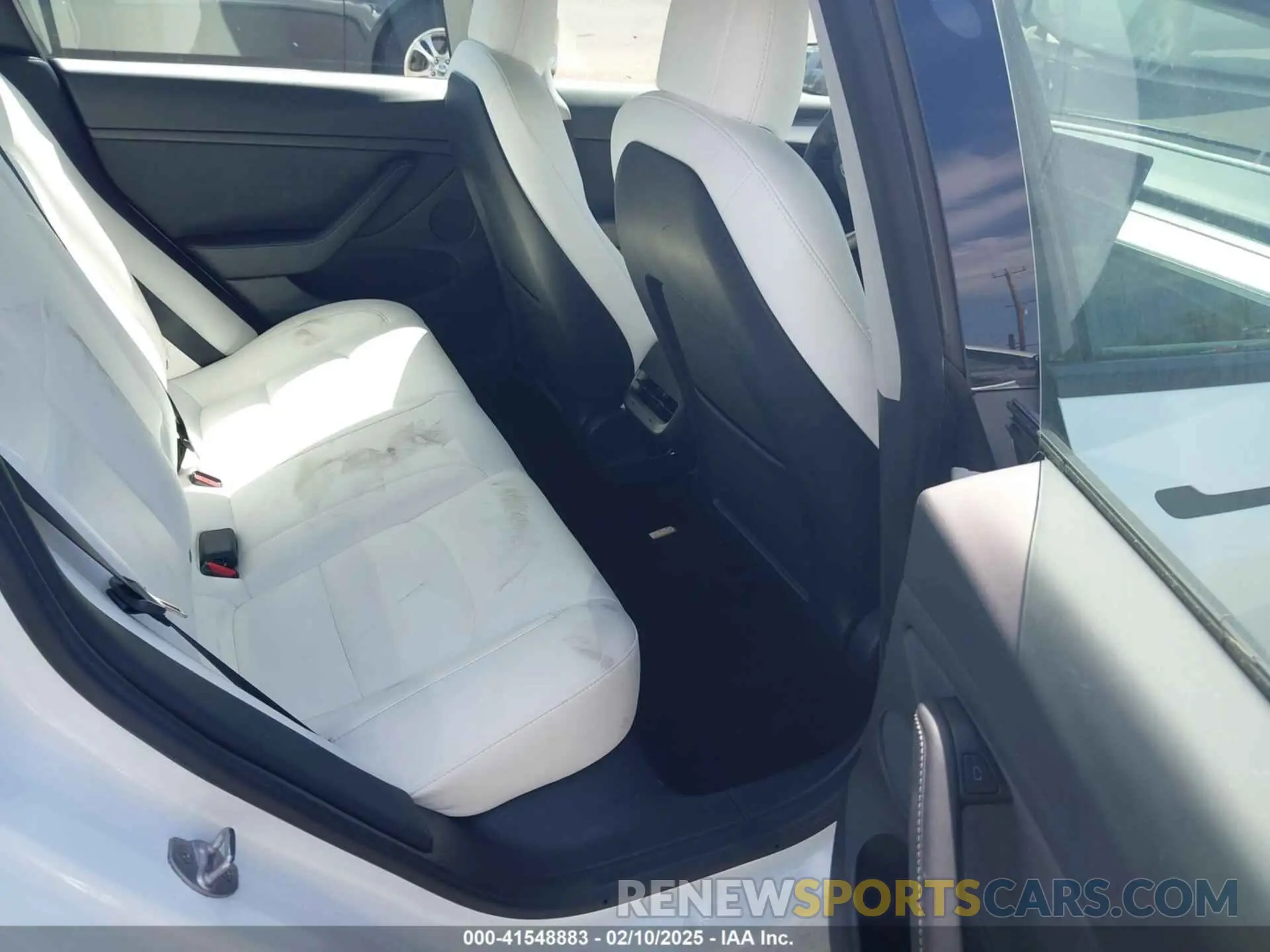 8 fotografías del automóvil dañado 5YJ3E1EA1NF241533 TESLA MODEL 3 2022
