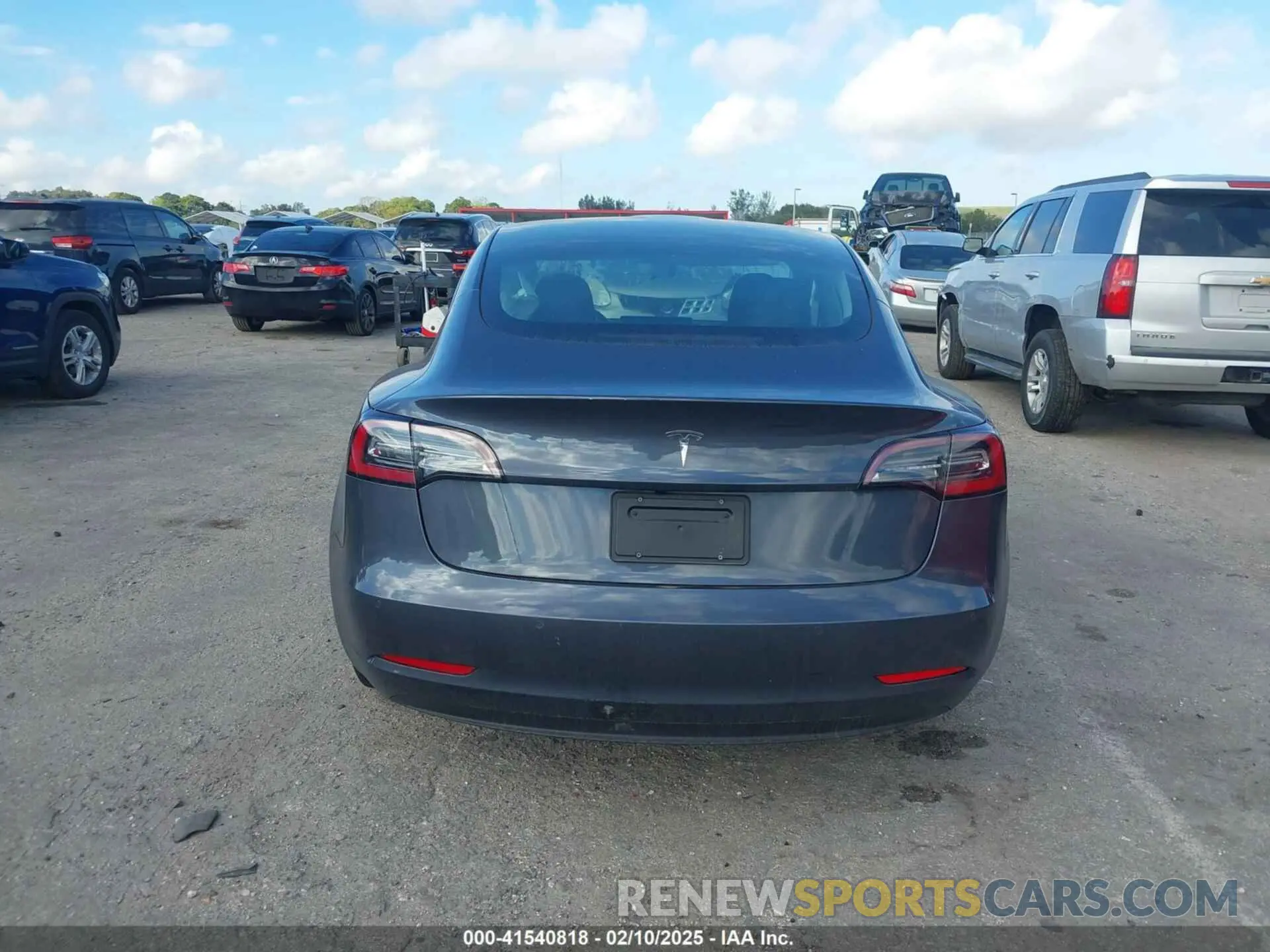 16 fotografías del automóvil dañado 5YJ3E1EA1NF338196 TESLA MODEL 3 2022