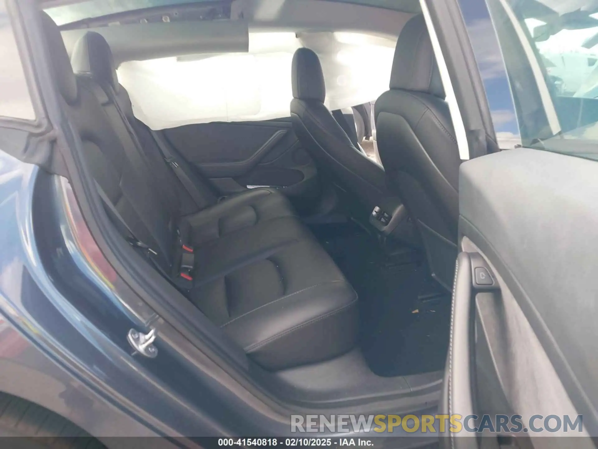 8 fotografías del automóvil dañado 5YJ3E1EA1NF338196 TESLA MODEL 3 2022