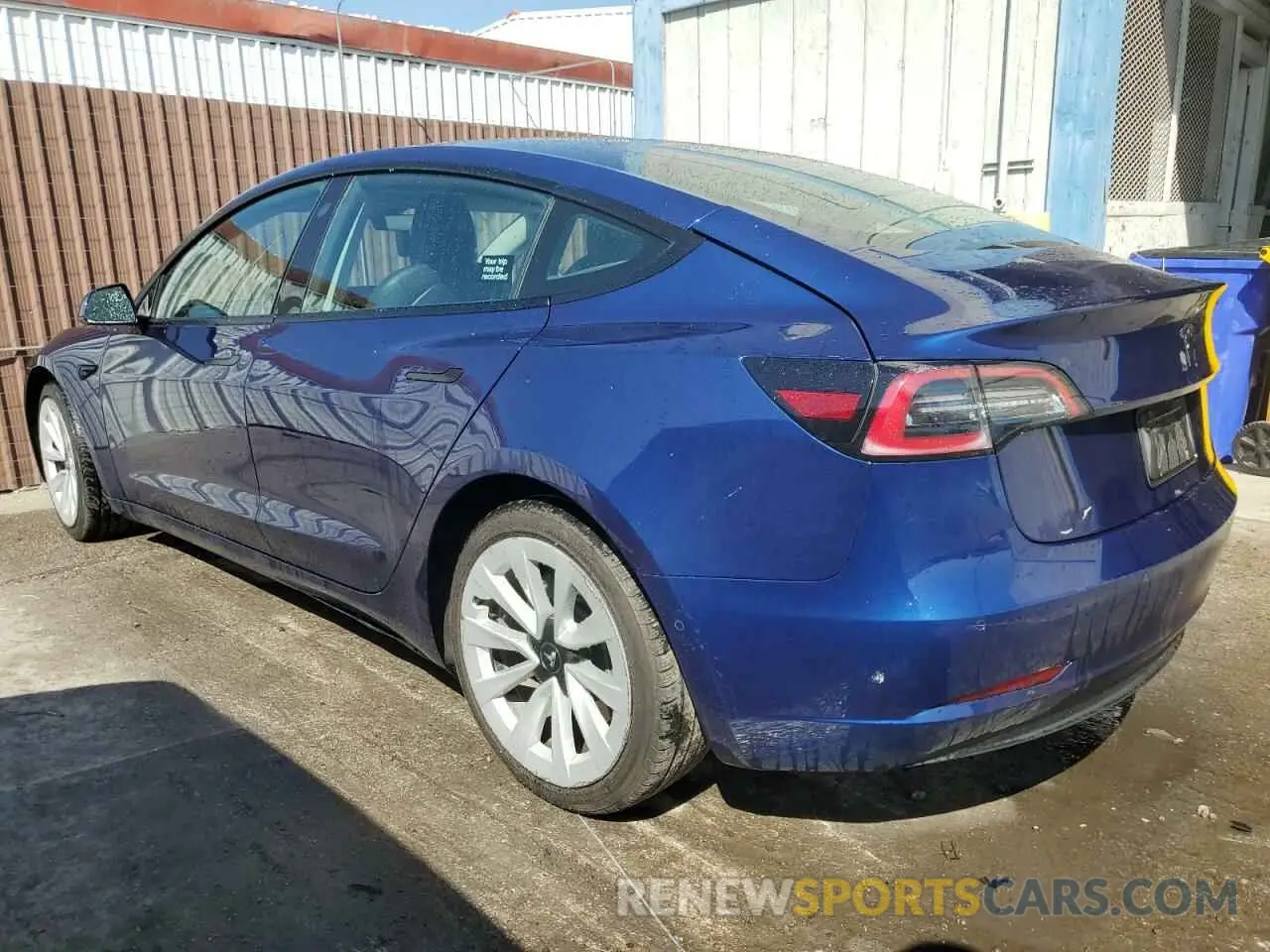2 fotografías del automóvil dañado 5YJ3E1EA1NF372641 TESLA MODEL 3 2022