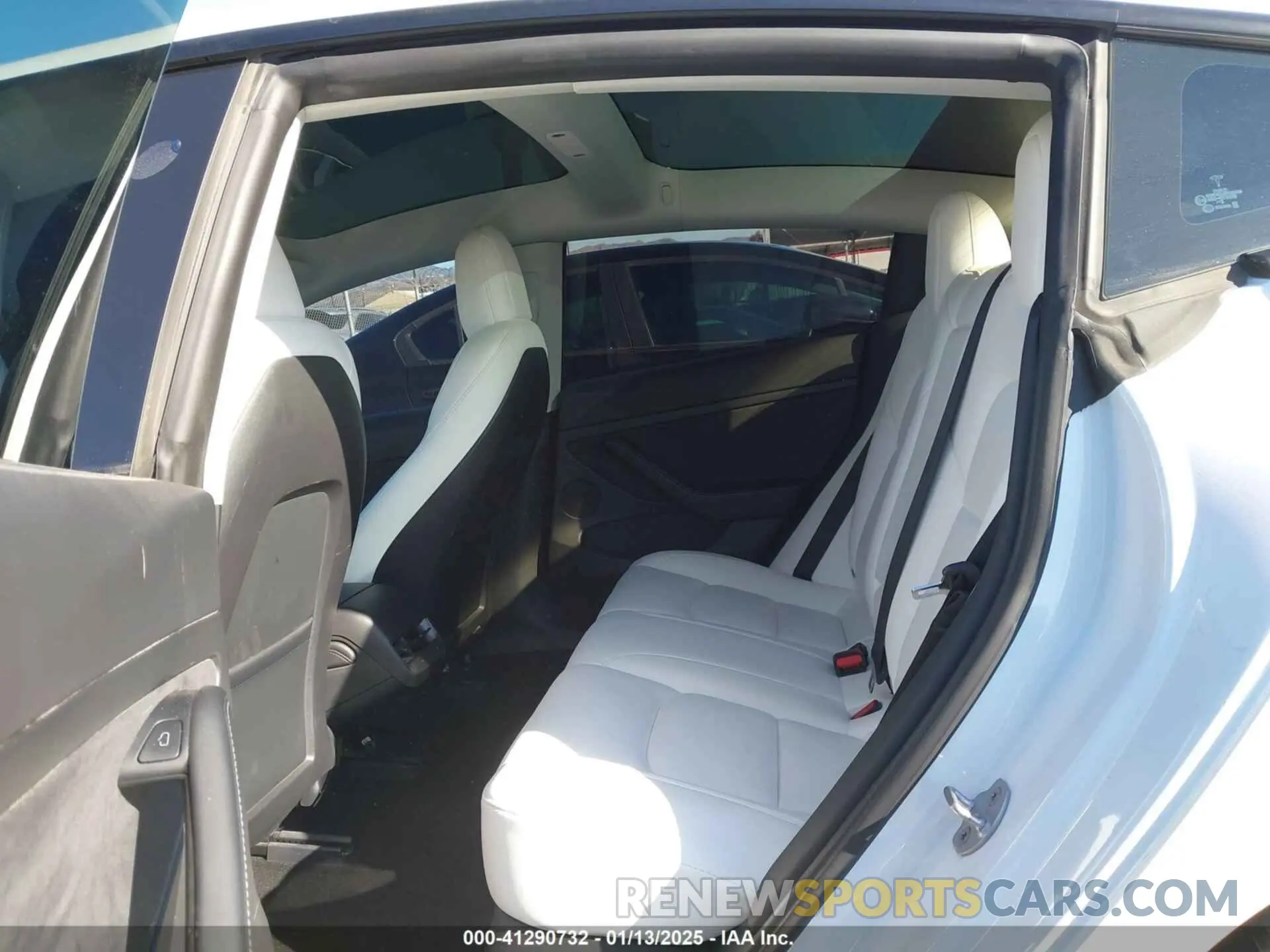 8 fotografías del automóvil dañado 5YJ3E1EA2NF130747 TESLA MODEL 3 2022