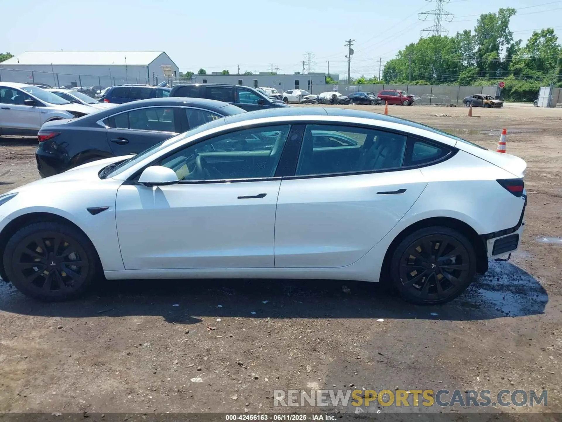 14 fotografías del automóvil dañado 5YJ3E1EA2NF285962 TESLA MODEL 3 2022