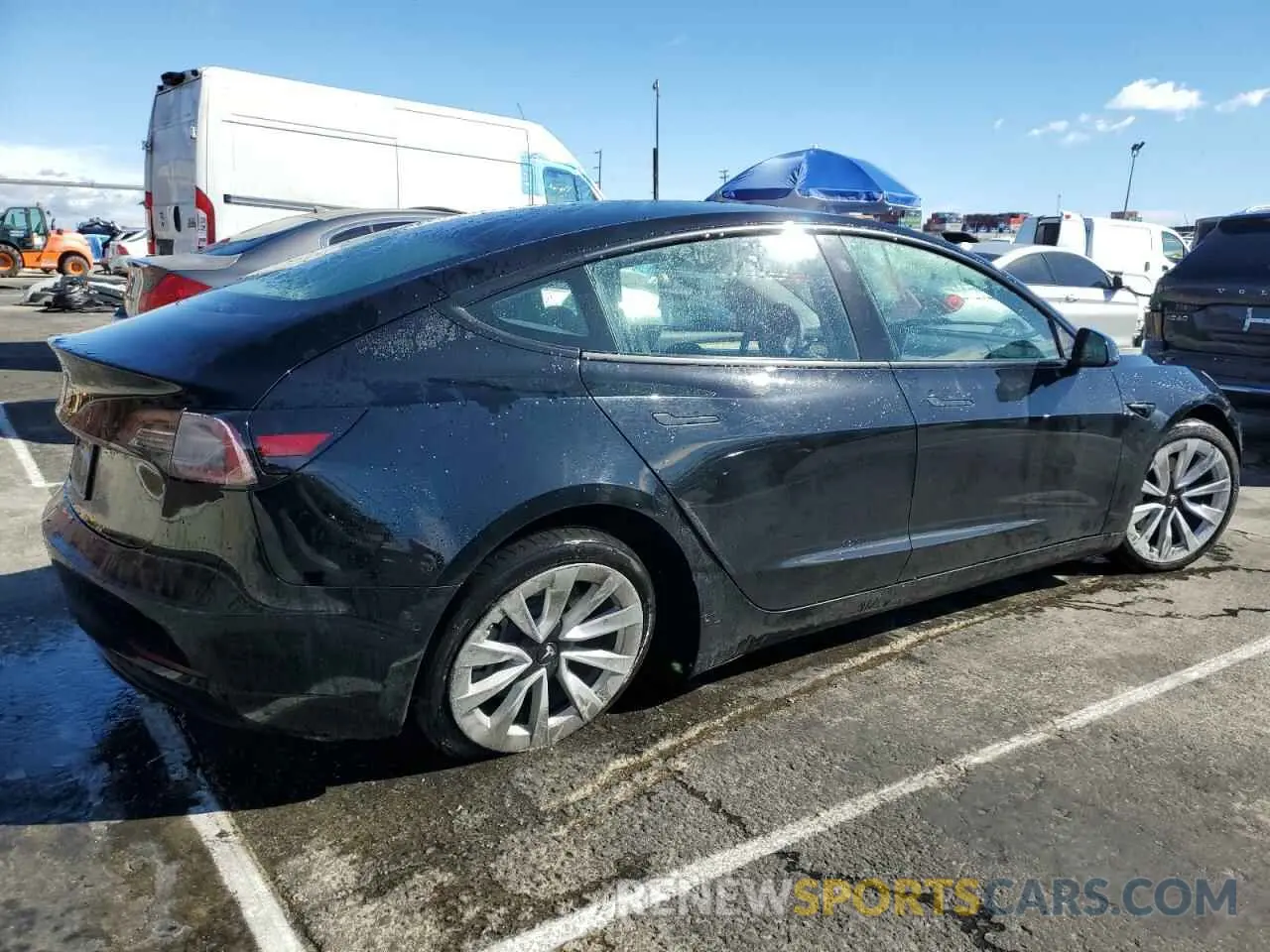 3 fotografías del automóvil dañado 5YJ3E1EA2NF304624 TESLA MODEL 3 2022