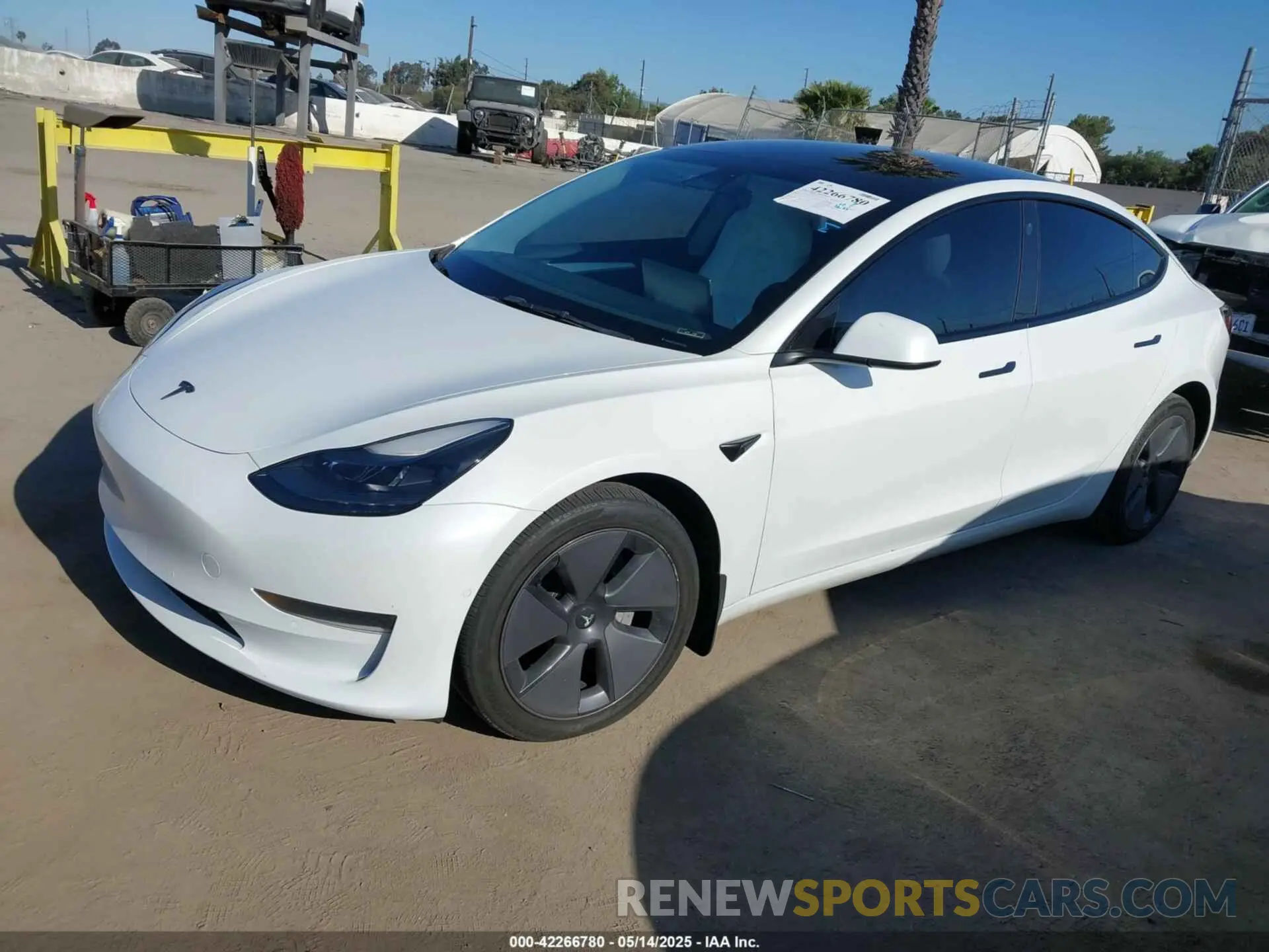 2 fotografías del automóvil dañado 5YJ3E1EA2NF315607 TESLA MODEL 3 2022
