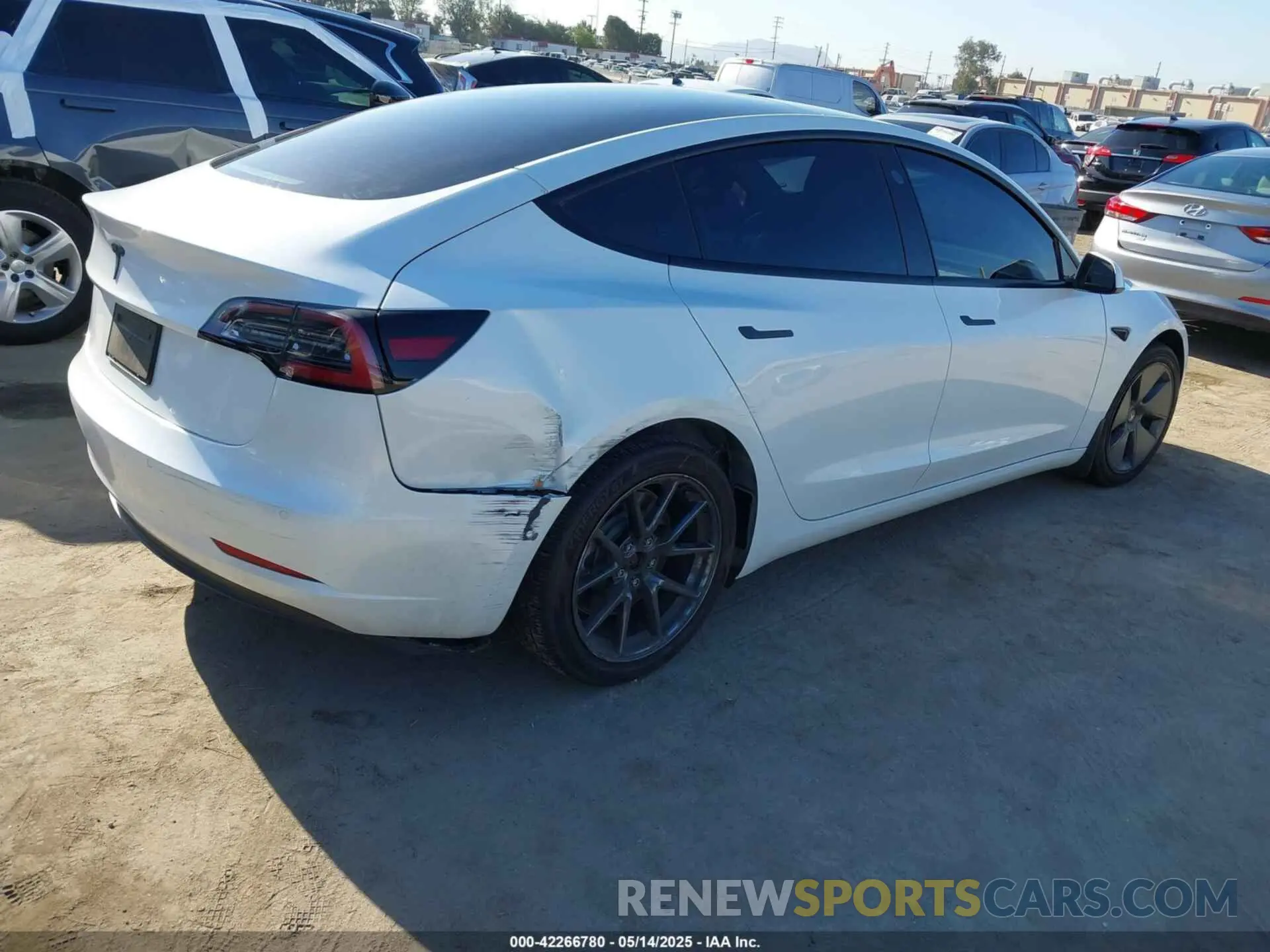 4 fotografías del automóvil dañado 5YJ3E1EA2NF315607 TESLA MODEL 3 2022