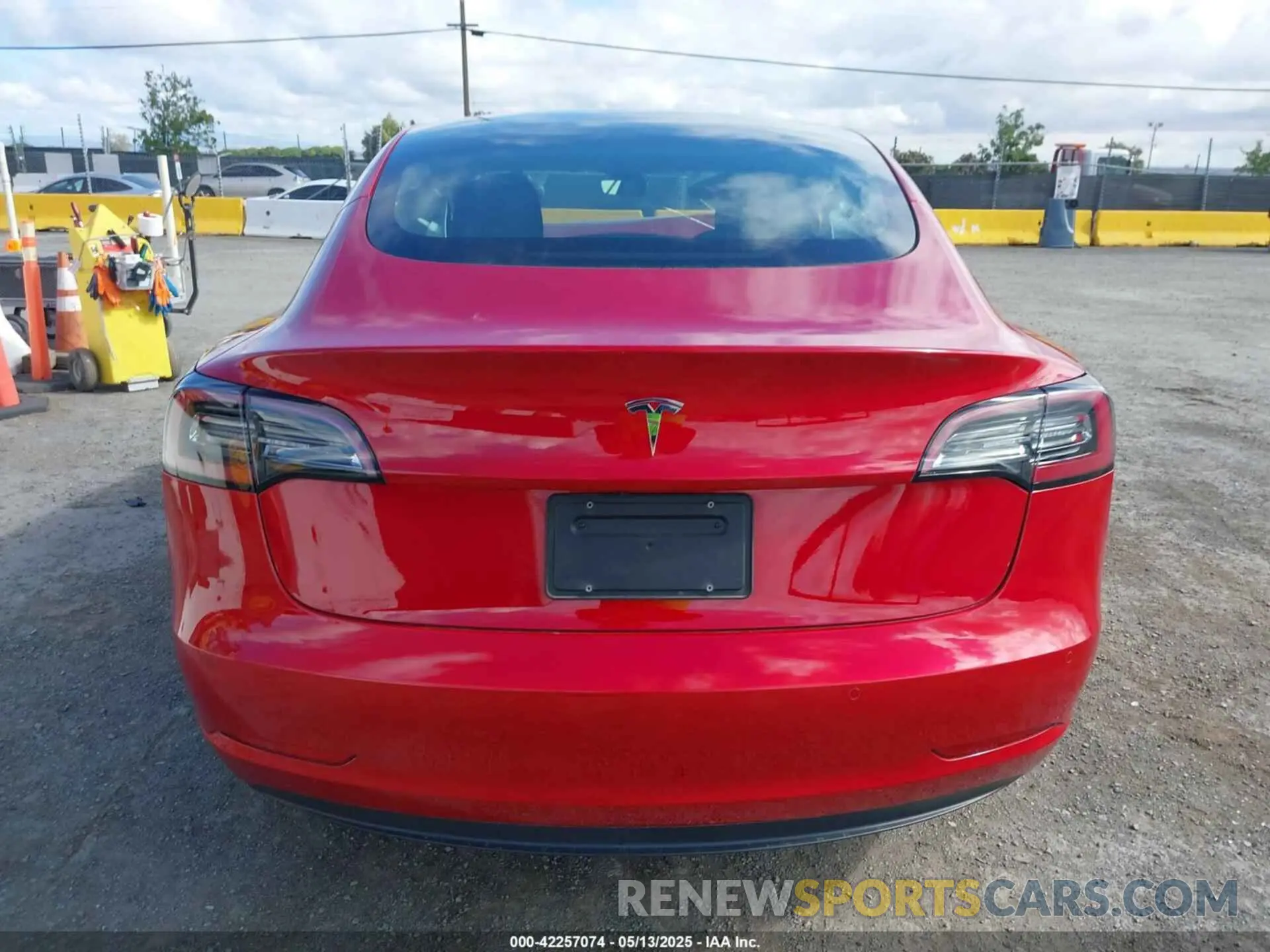 17 fotografías del automóvil dañado 5YJ3E1EA2NF354326 TESLA MODEL 3 2022