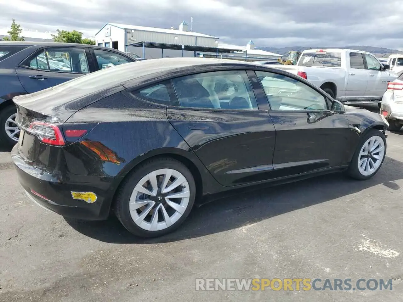 3 fotografías del automóvil dañado 5YJ3E1EA3NF138582 TESLA MODEL 3 2022