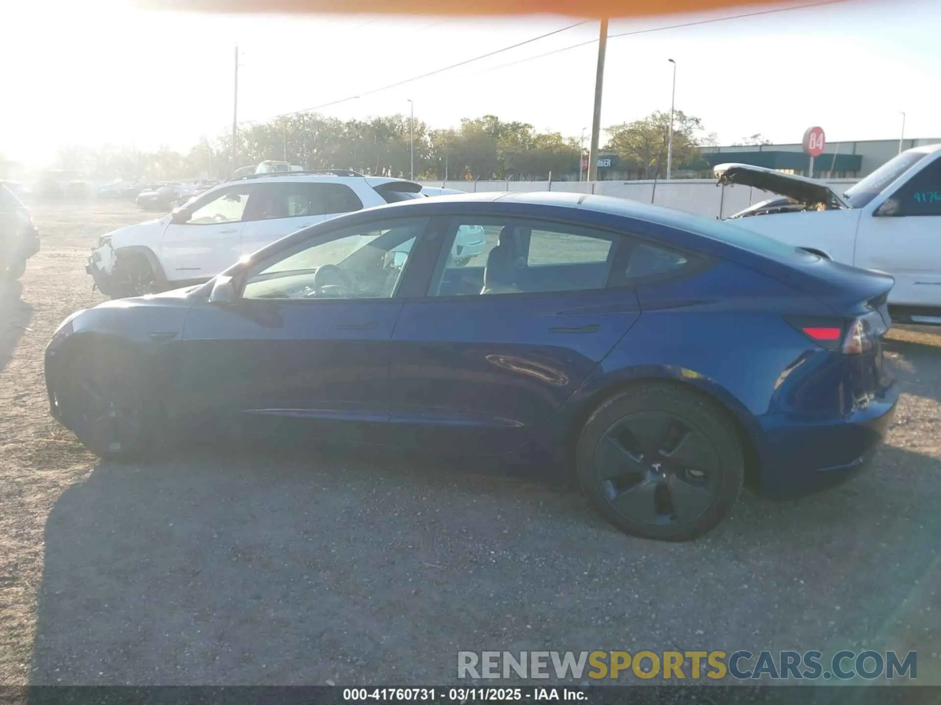 14 fotografías del automóvil dañado 5YJ3E1EA3NF190553 TESLA MODEL 3 2022