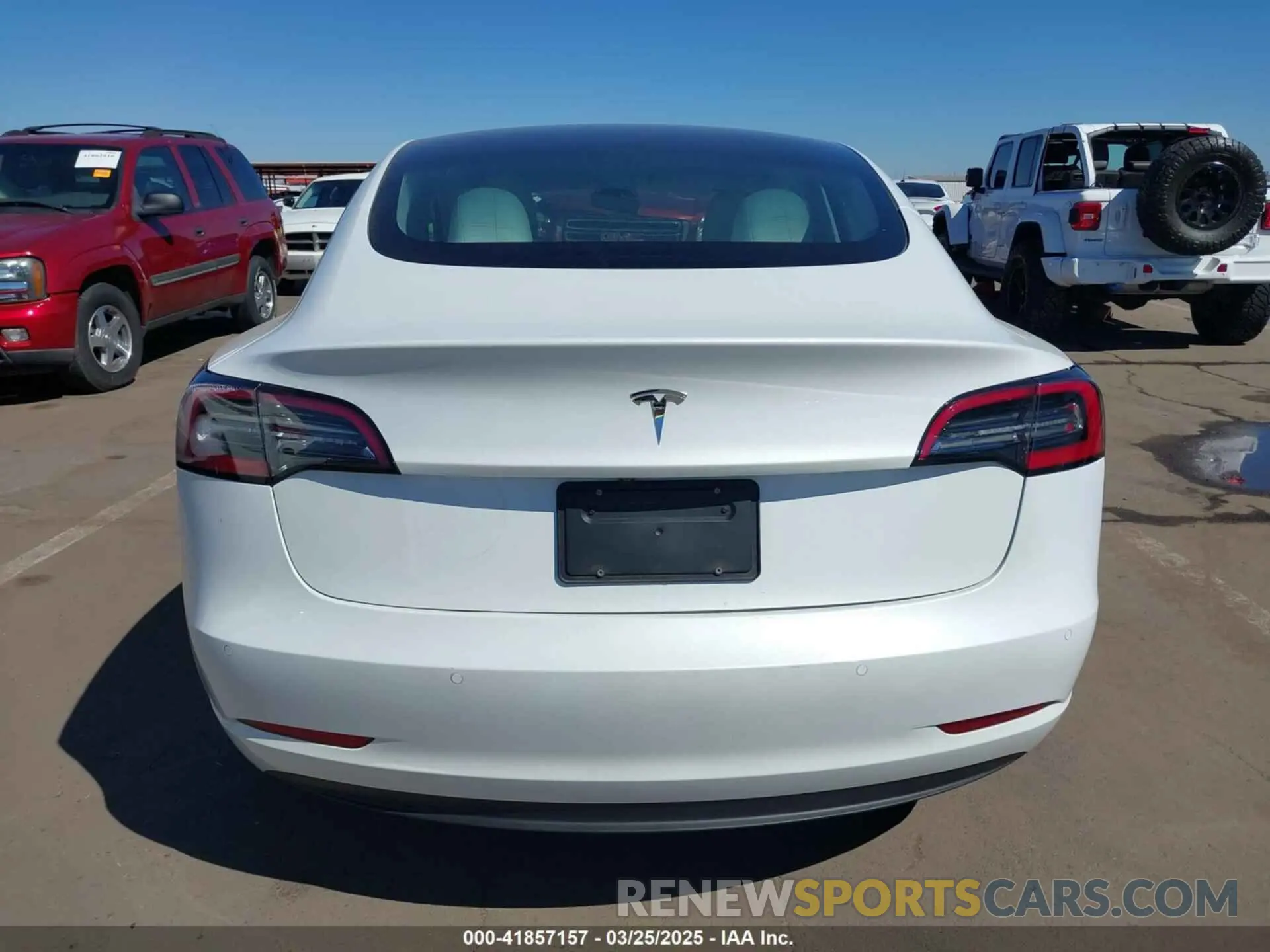 17 fotografías del automóvil dañado 5YJ3E1EA3NF357638 TESLA MODEL 3 2022