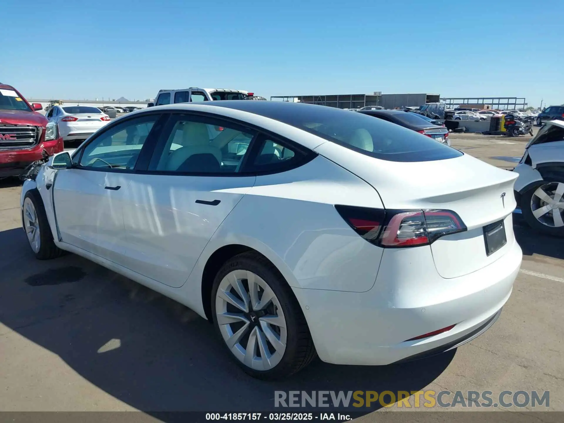 3 fotografías del automóvil dañado 5YJ3E1EA3NF357638 TESLA MODEL 3 2022
