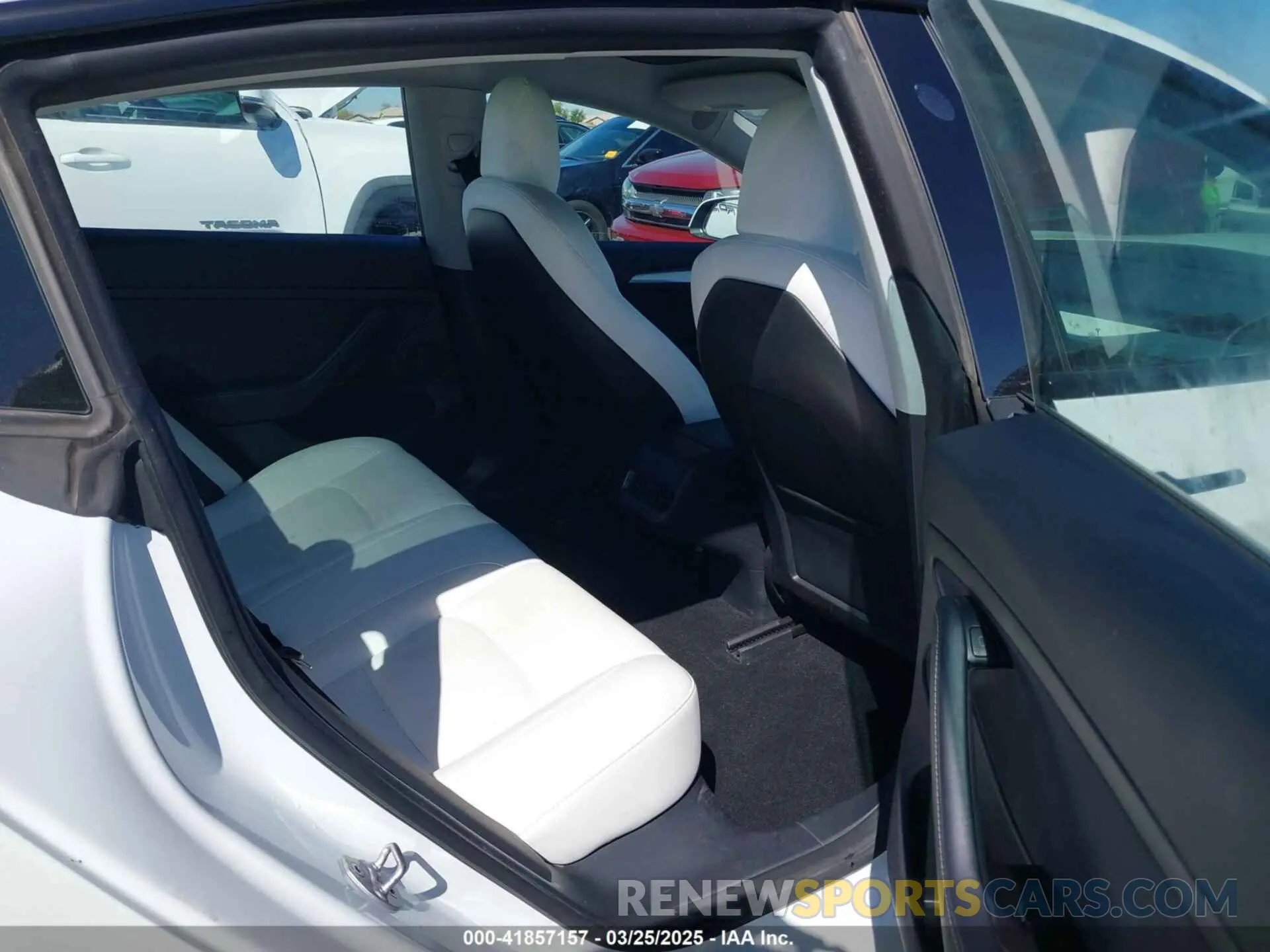 8 fotografías del automóvil dañado 5YJ3E1EA3NF357638 TESLA MODEL 3 2022