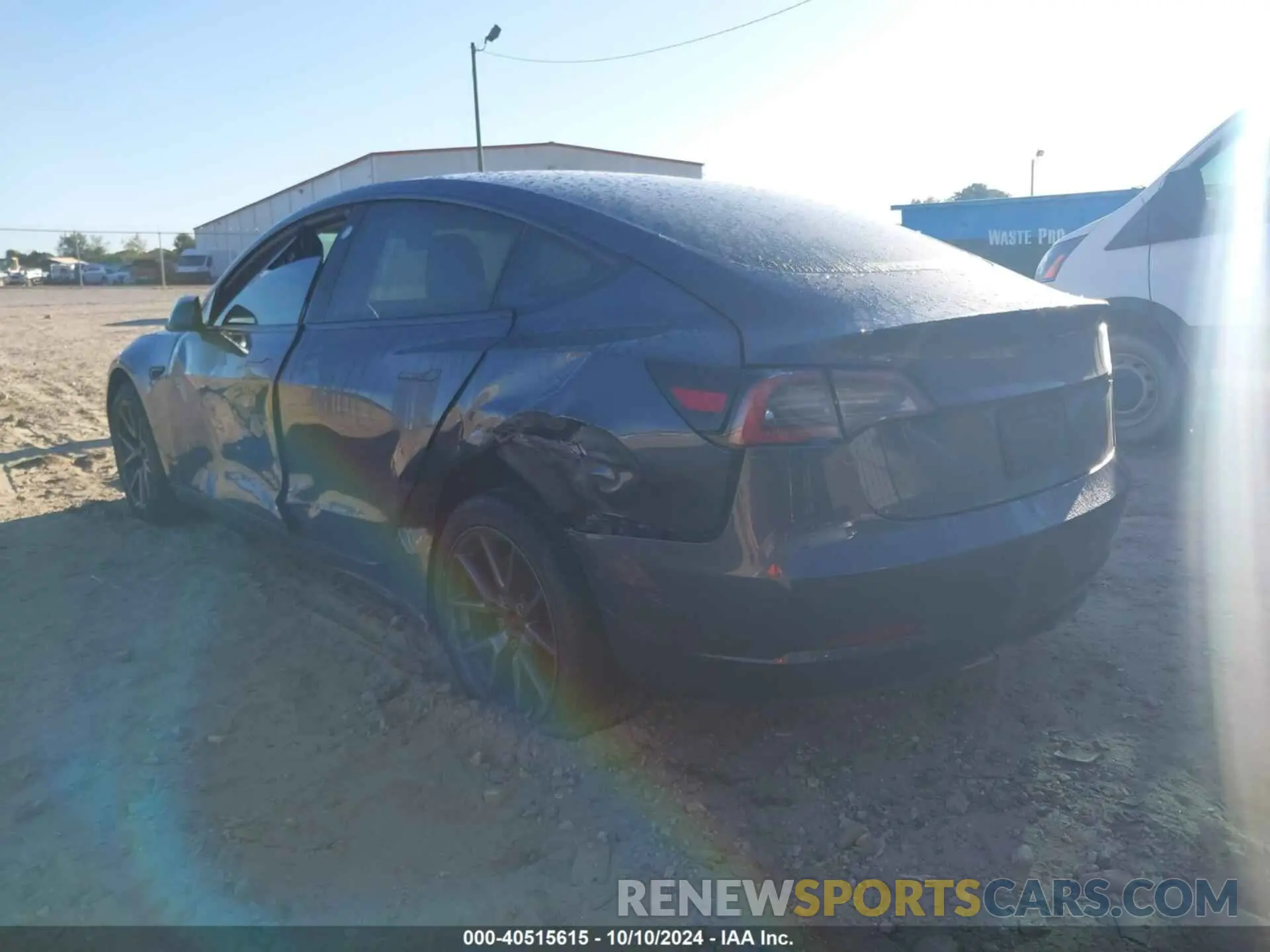 3 fotografías del automóvil dañado 5YJ3E1EA3NF370051 TESLA MODEL 3 2022