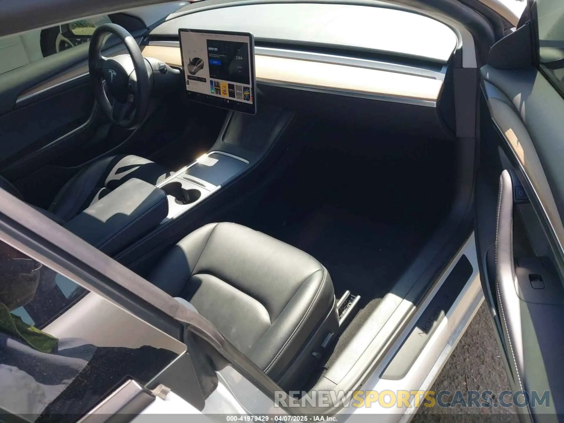 5 fotografías del automóvil dañado 5YJ3E1EA4NF114033 TESLA MODEL 3 2022