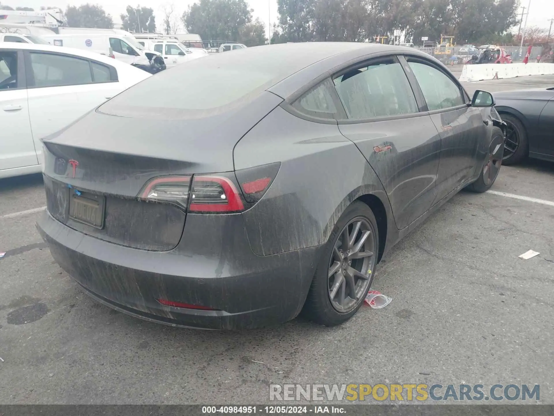 4 fotografías del automóvil dañado 5YJ3E1EA4NF210499 TESLA MODEL 3 2022