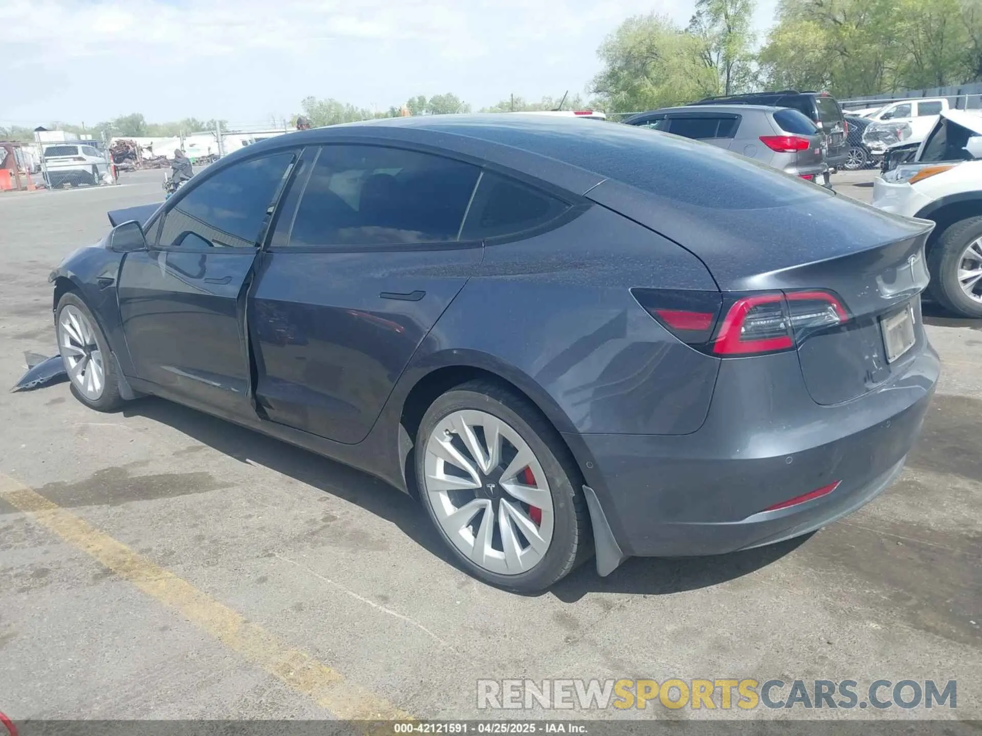 3 fotografías del automóvil dañado 5YJ3E1EA4NF296848 TESLA MODEL 3 2022