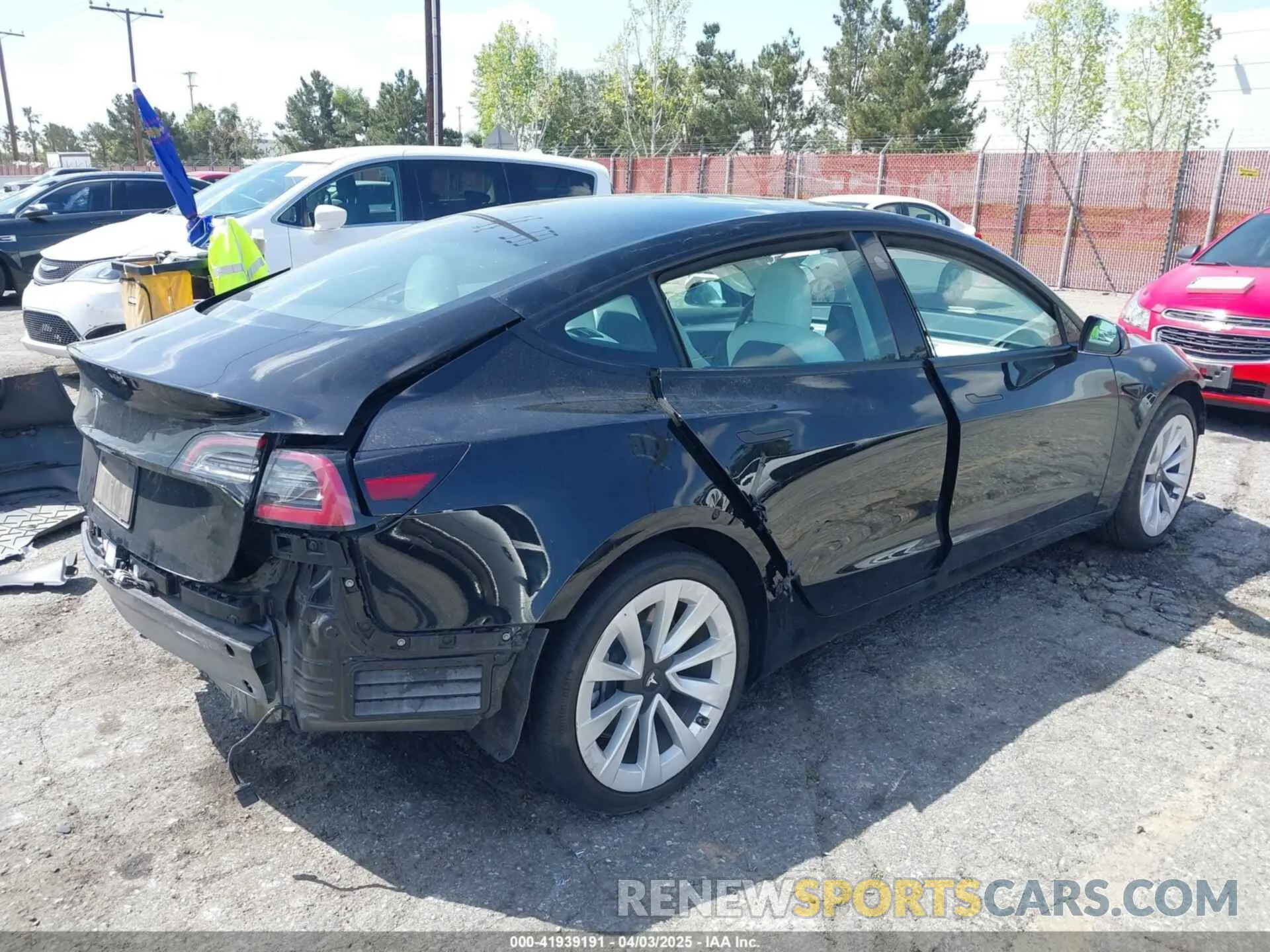 4 fotografías del automóvil dañado 5YJ3E1EA4NF316127 TESLA MODEL 3 2022