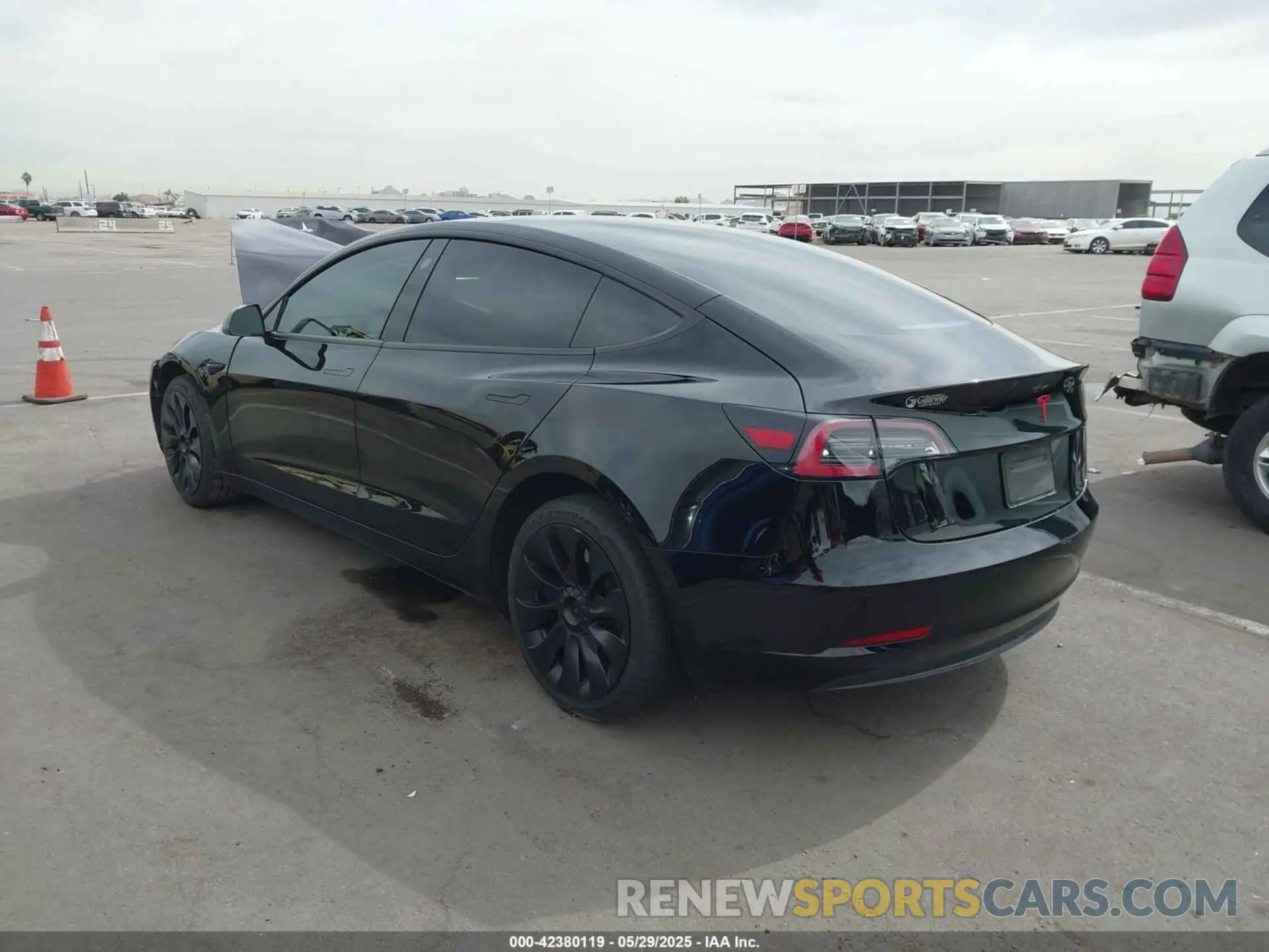 3 fotografías del automóvil dañado 5YJ3E1EA5NF136199 TESLA MODEL 3 2022