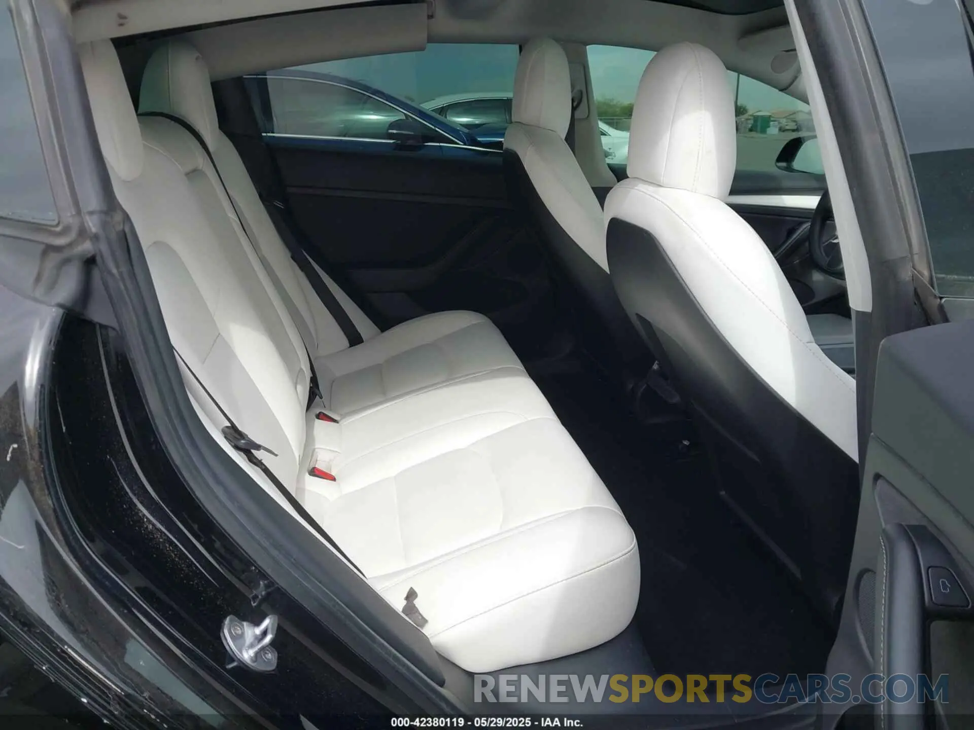 8 fotografías del automóvil dañado 5YJ3E1EA5NF136199 TESLA MODEL 3 2022