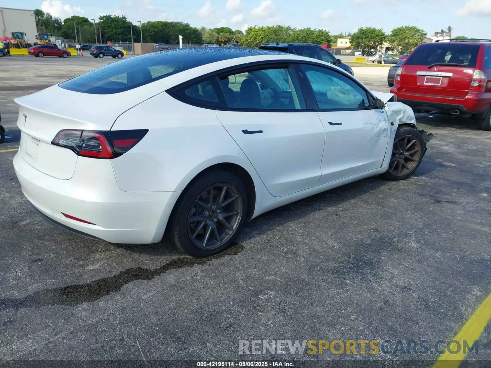 4 fotografías del automóvil dañado 5YJ3E1EA5NF164309 TESLA MODEL 3 2022