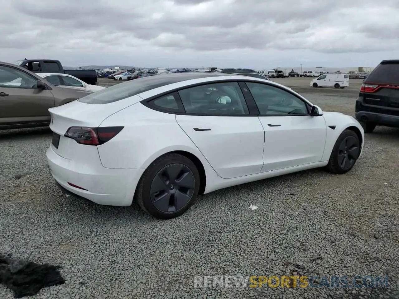 3 fotografías del automóvil dañado 5YJ3E1EA5NF321935 TESLA MODEL 3 2022