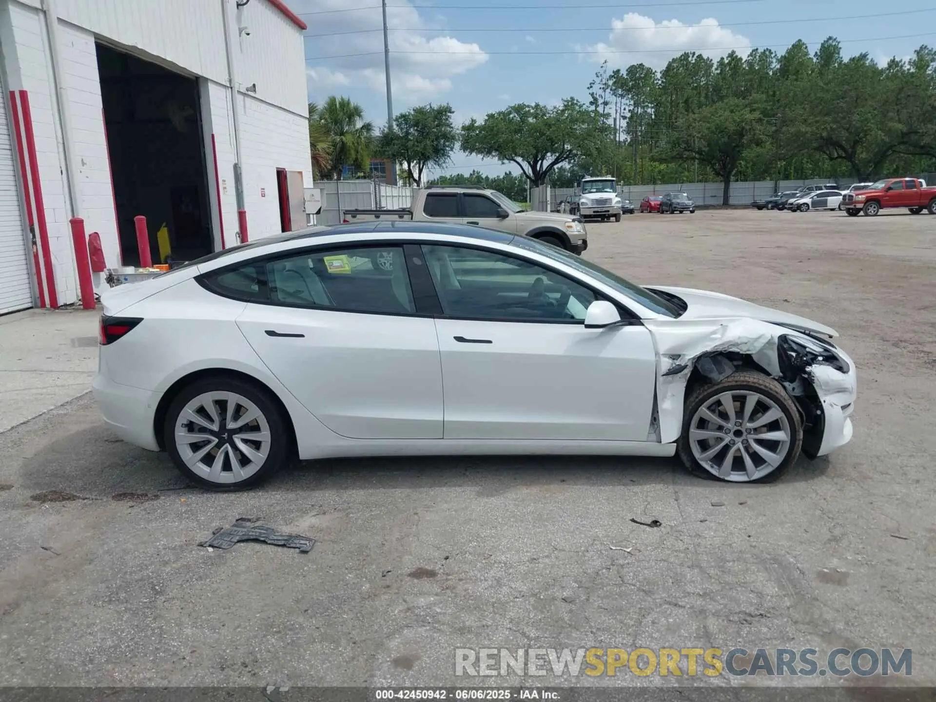 13 fotografías del automóvil dañado 5YJ3E1EA6NF153853 TESLA MODEL 3 2022