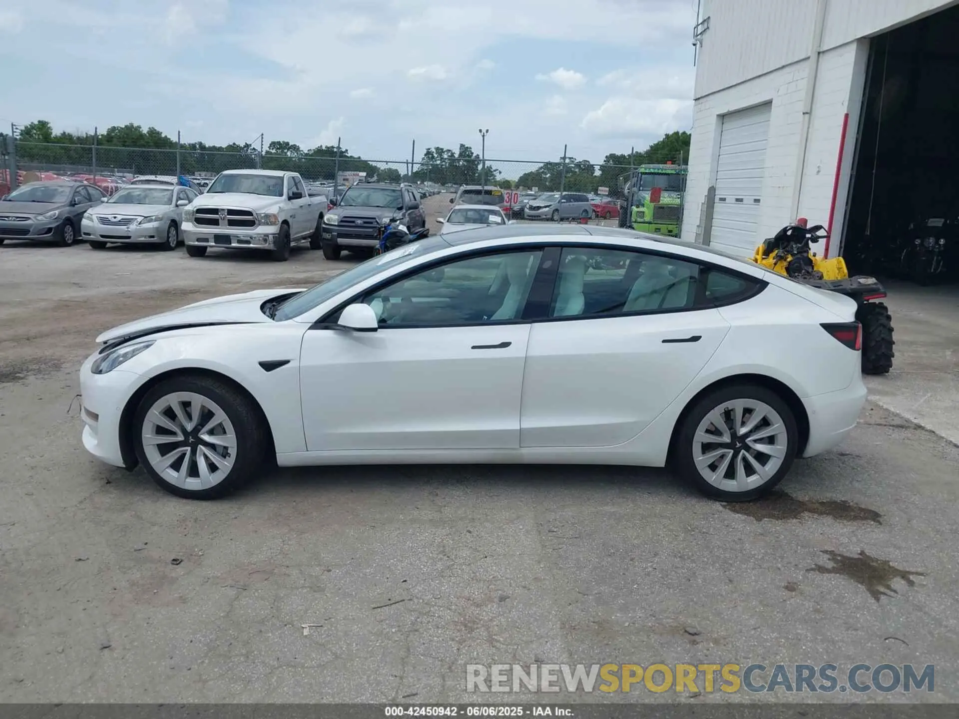 14 fotografías del automóvil dañado 5YJ3E1EA6NF153853 TESLA MODEL 3 2022