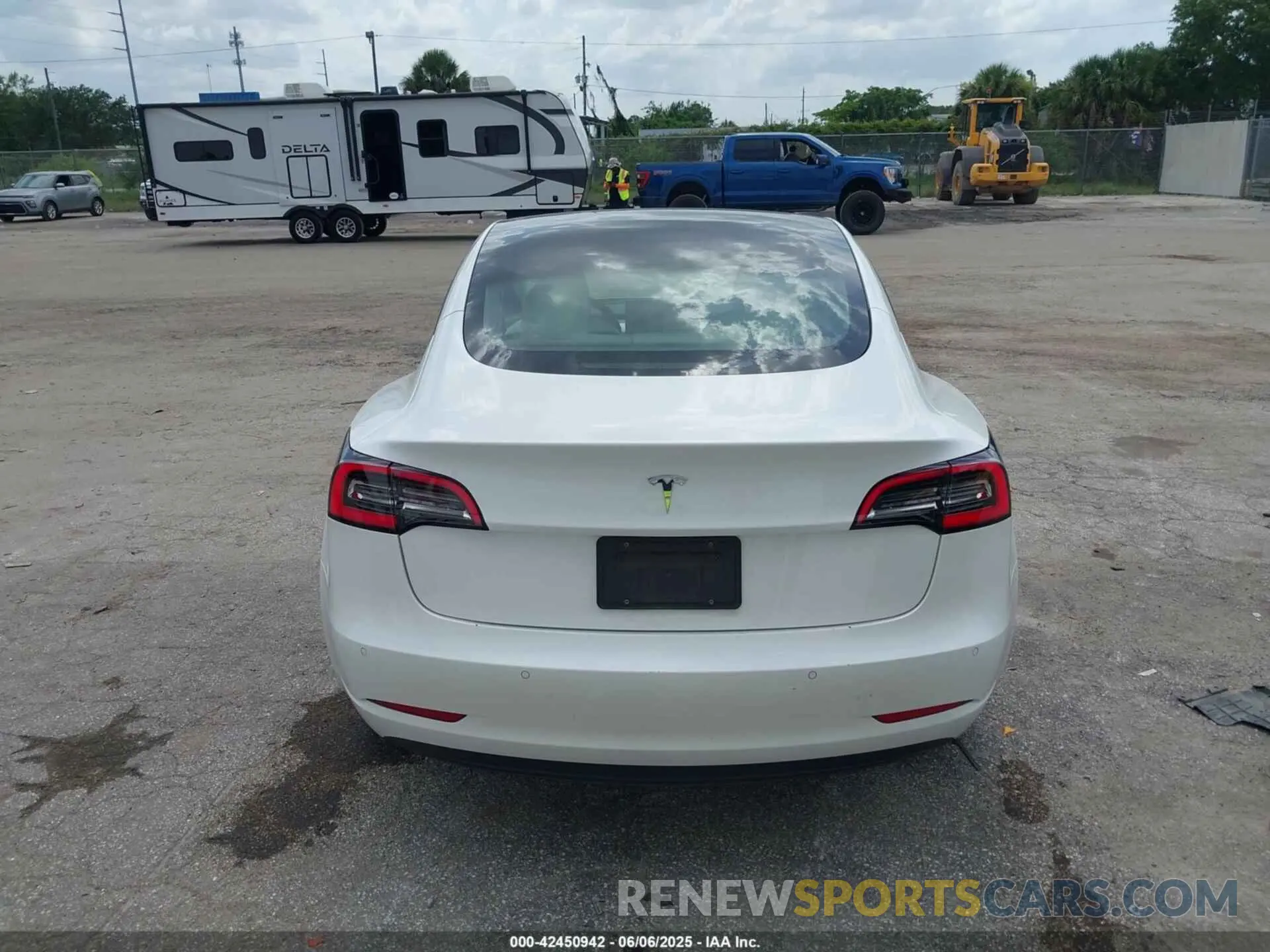 16 fotografías del automóvil dañado 5YJ3E1EA6NF153853 TESLA MODEL 3 2022