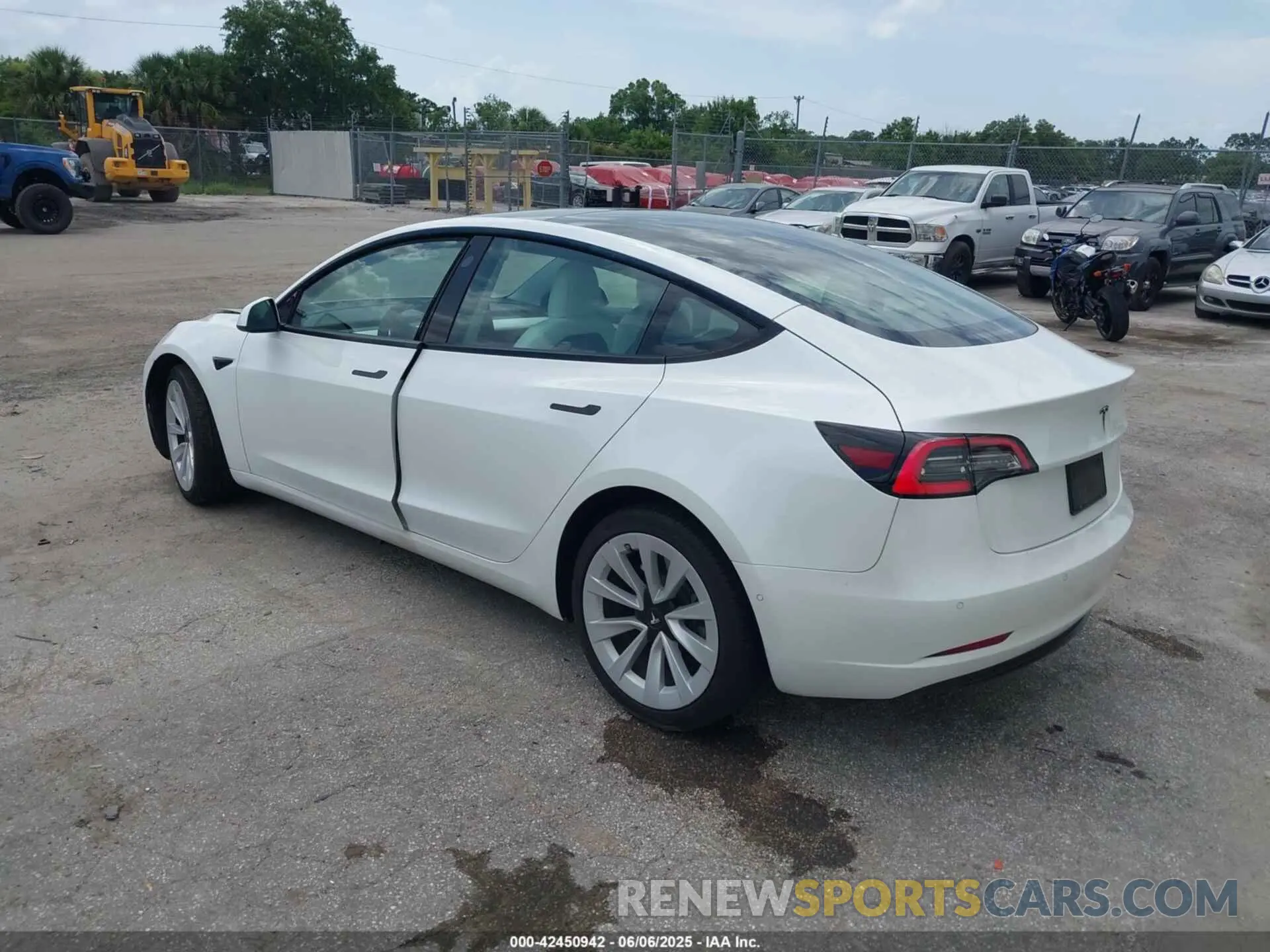 3 fotografías del automóvil dañado 5YJ3E1EA6NF153853 TESLA MODEL 3 2022