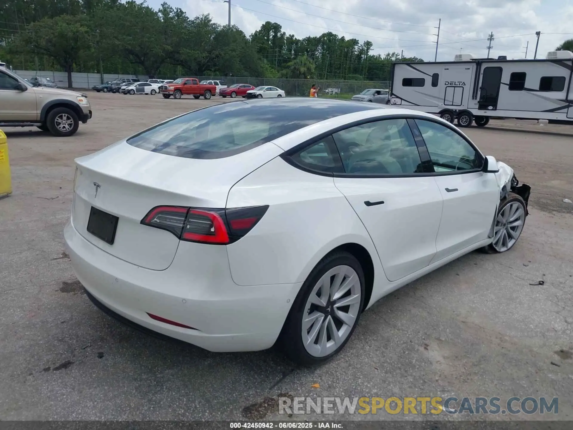 4 fotografías del automóvil dañado 5YJ3E1EA6NF153853 TESLA MODEL 3 2022