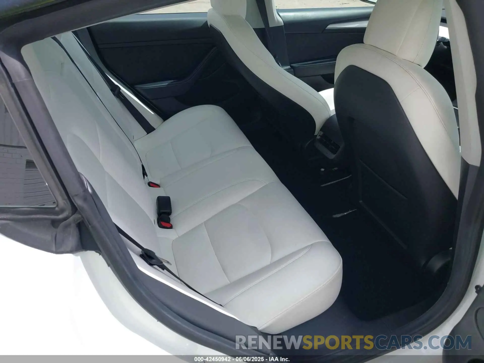 8 fotografías del automóvil dañado 5YJ3E1EA6NF153853 TESLA MODEL 3 2022