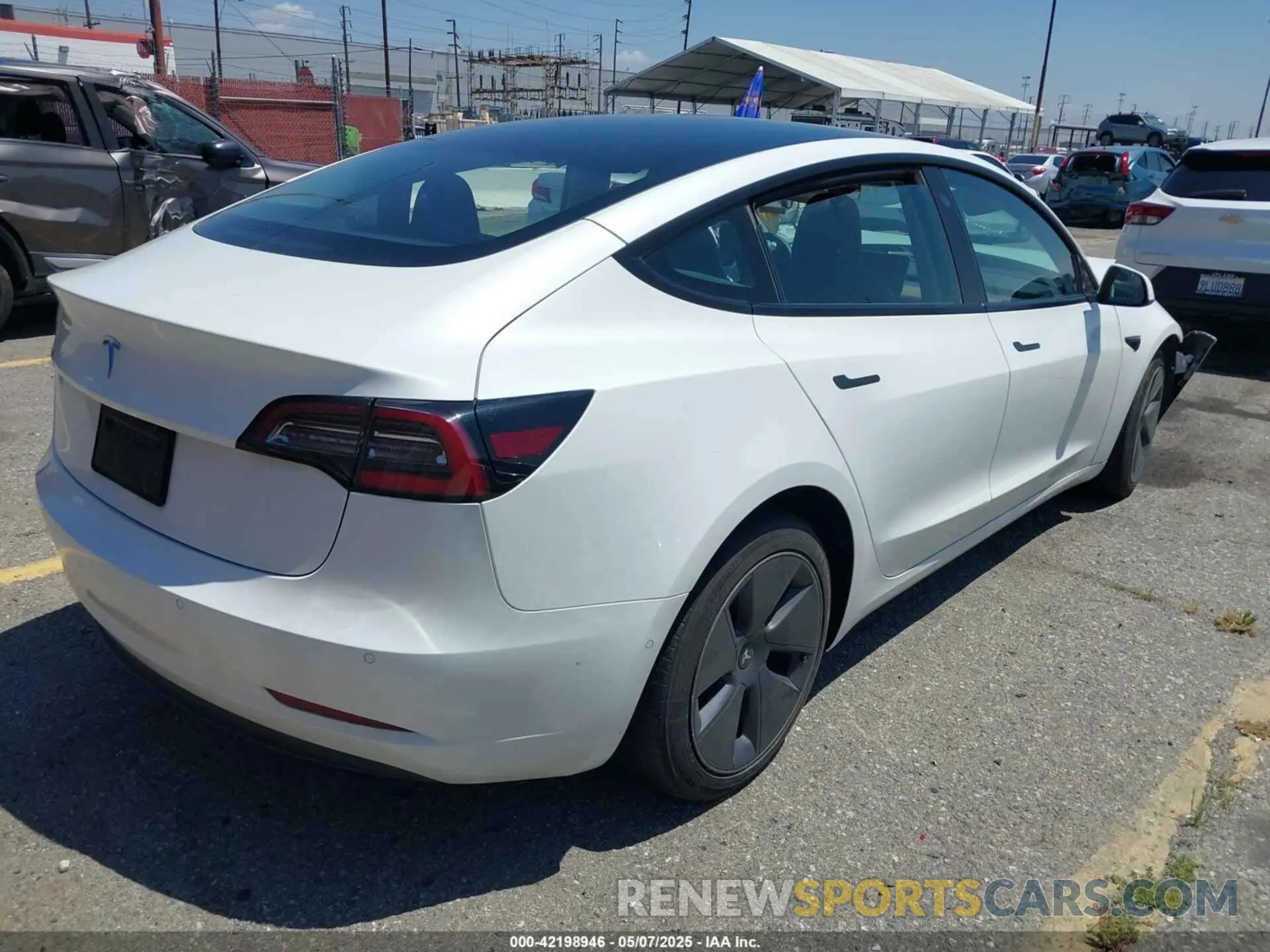4 fotografías del automóvil dañado 5YJ3E1EA6NF332281 TESLA MODEL 3 2022